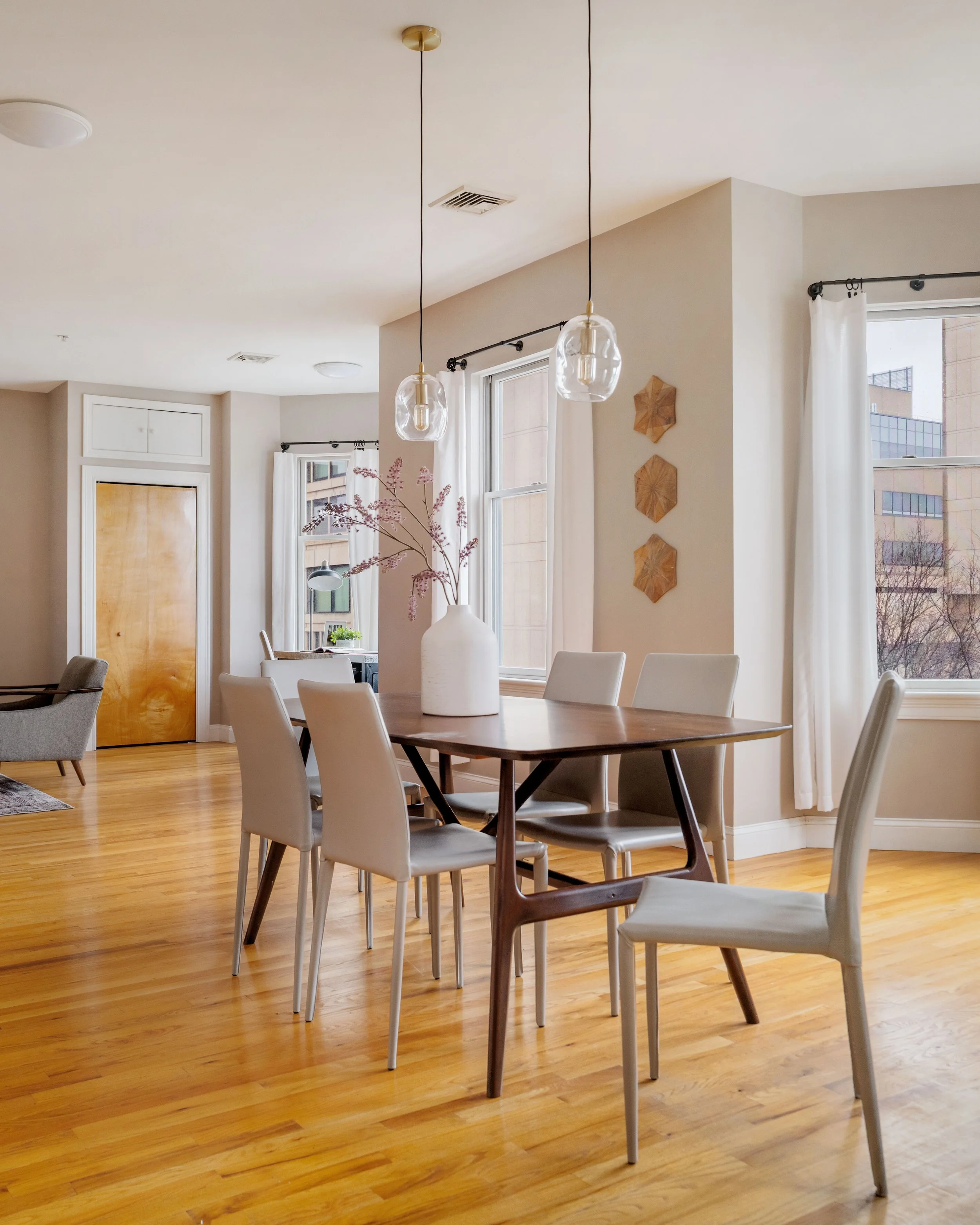 Dining Area-04263.jpg