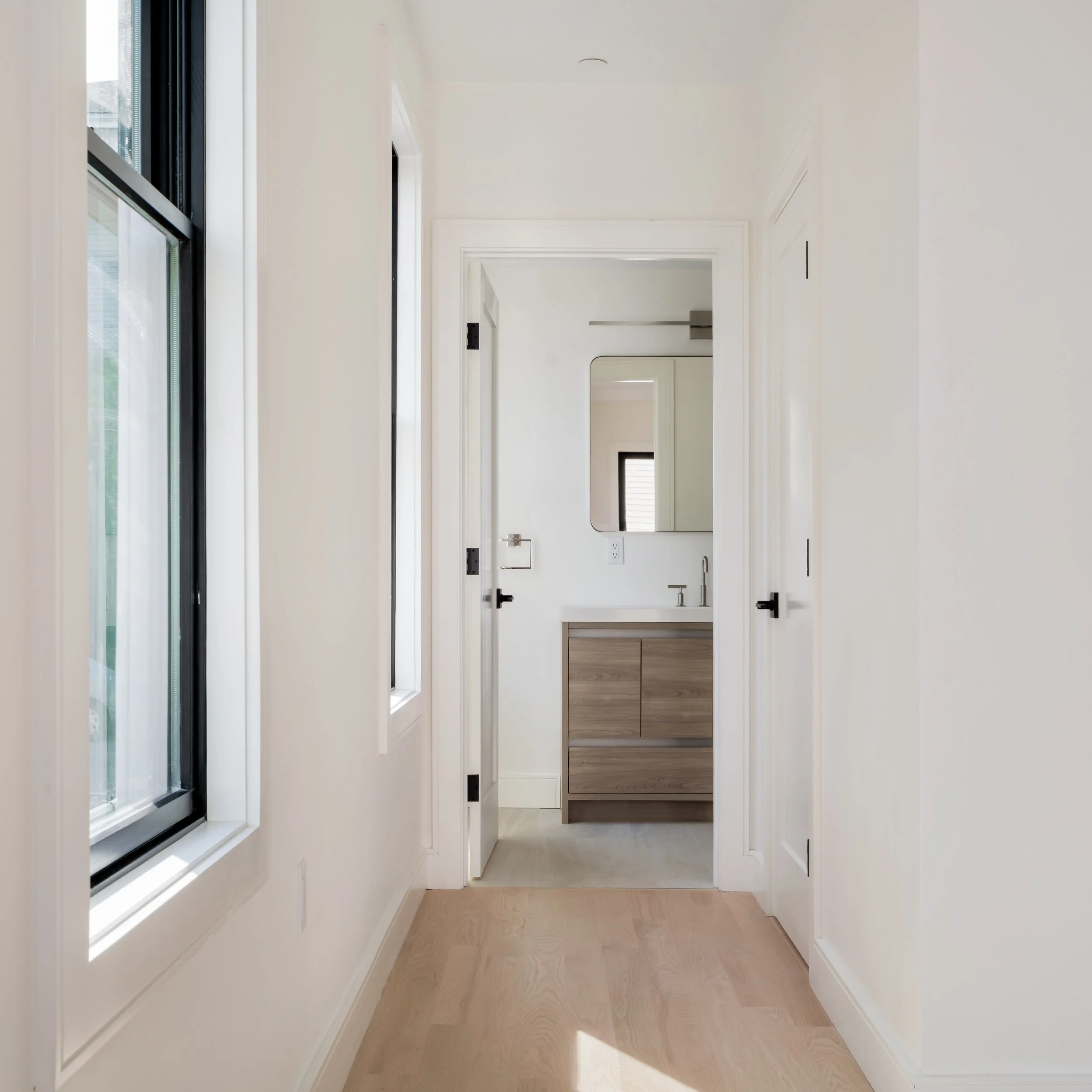 Primary Bed & Bath-05725.jpg