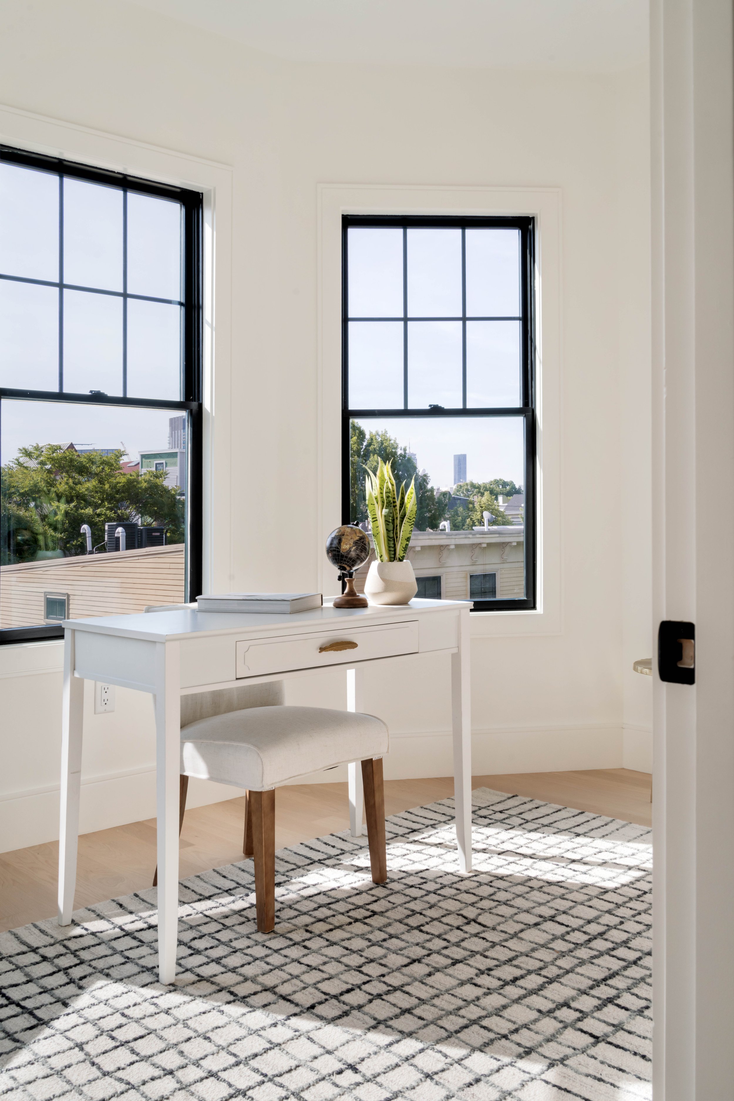 Unit 3 City View-05828.jpg