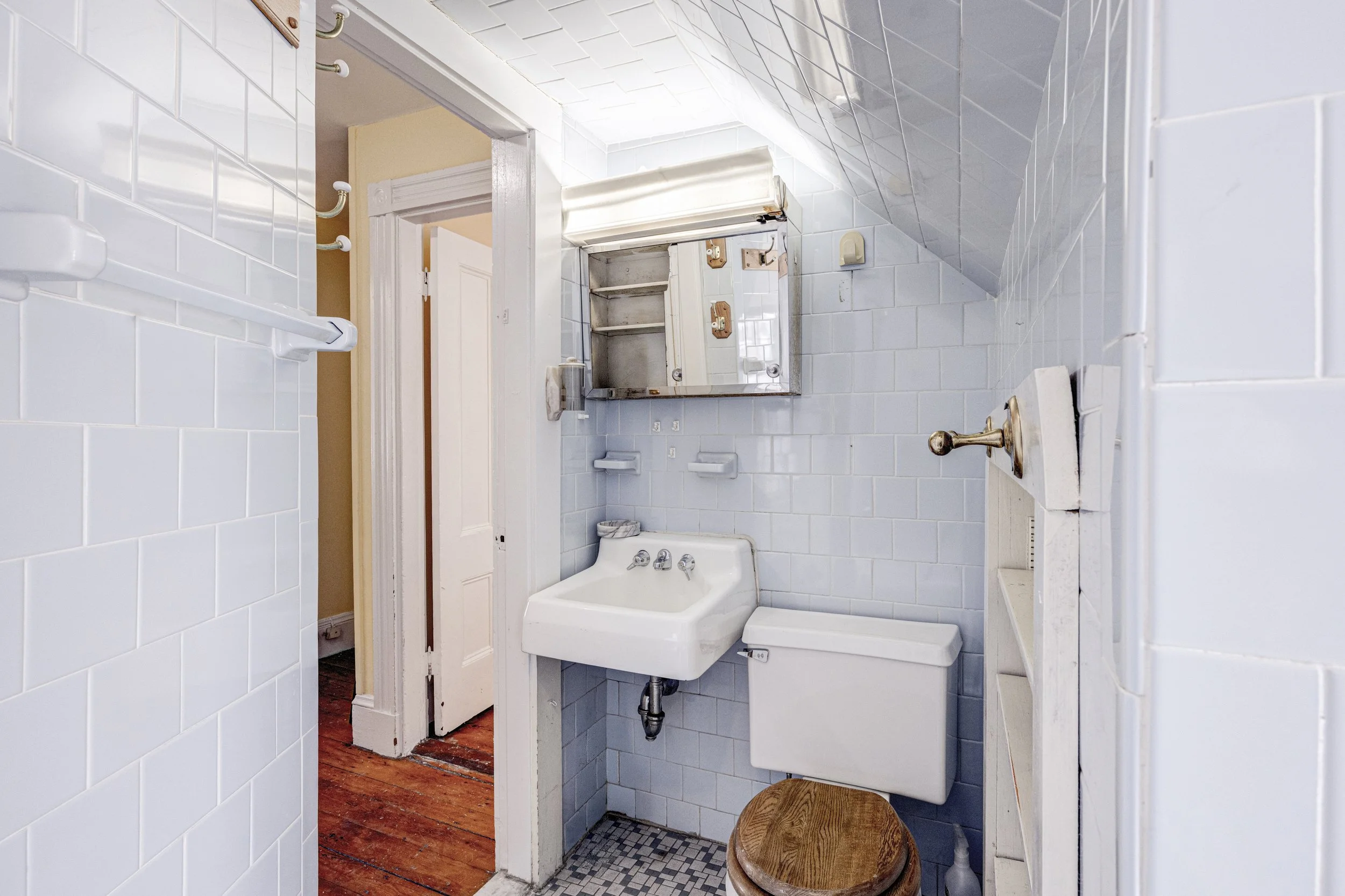 41 Meacham Rd For Web-20.jpg