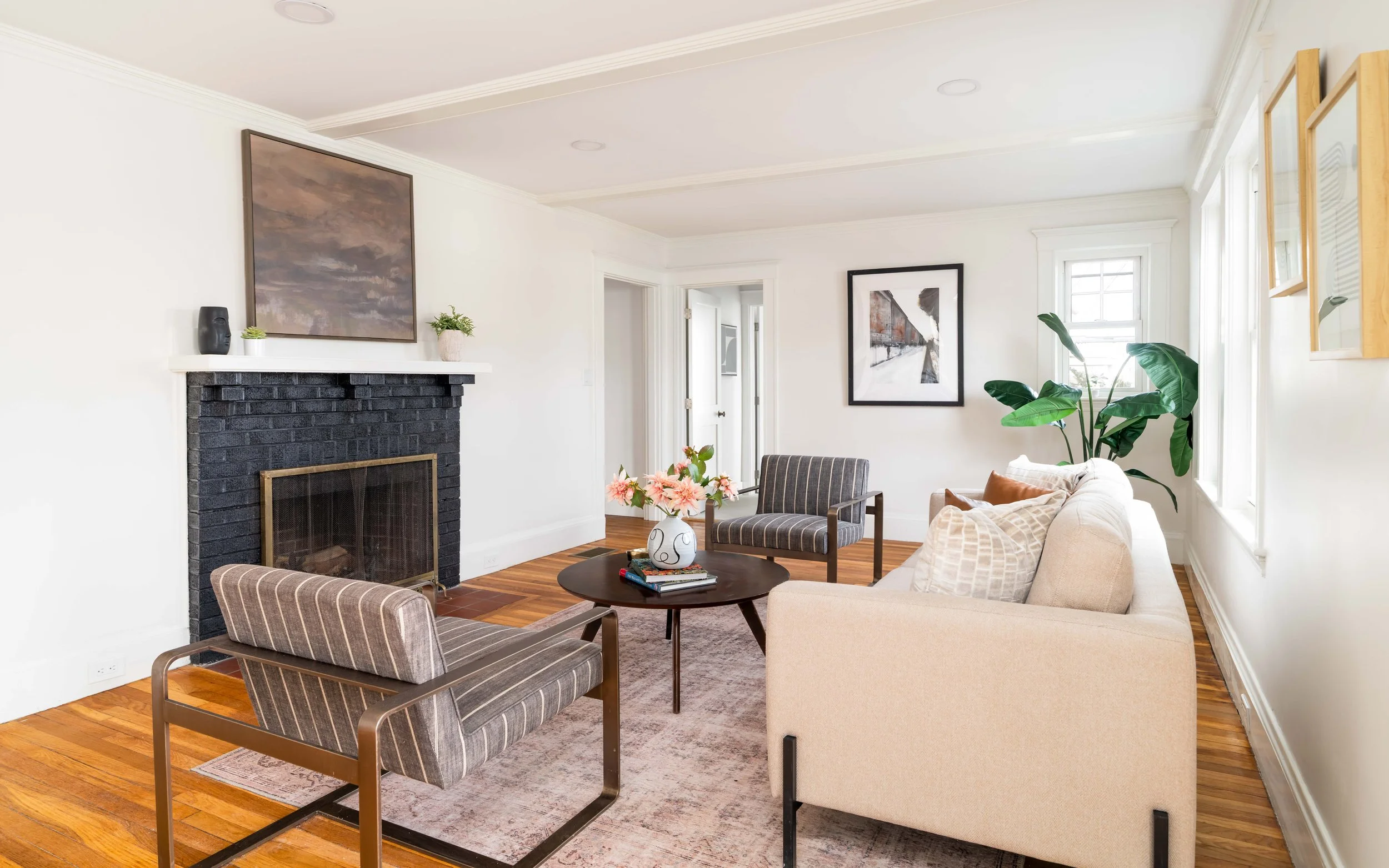 Living Room--15.jpg