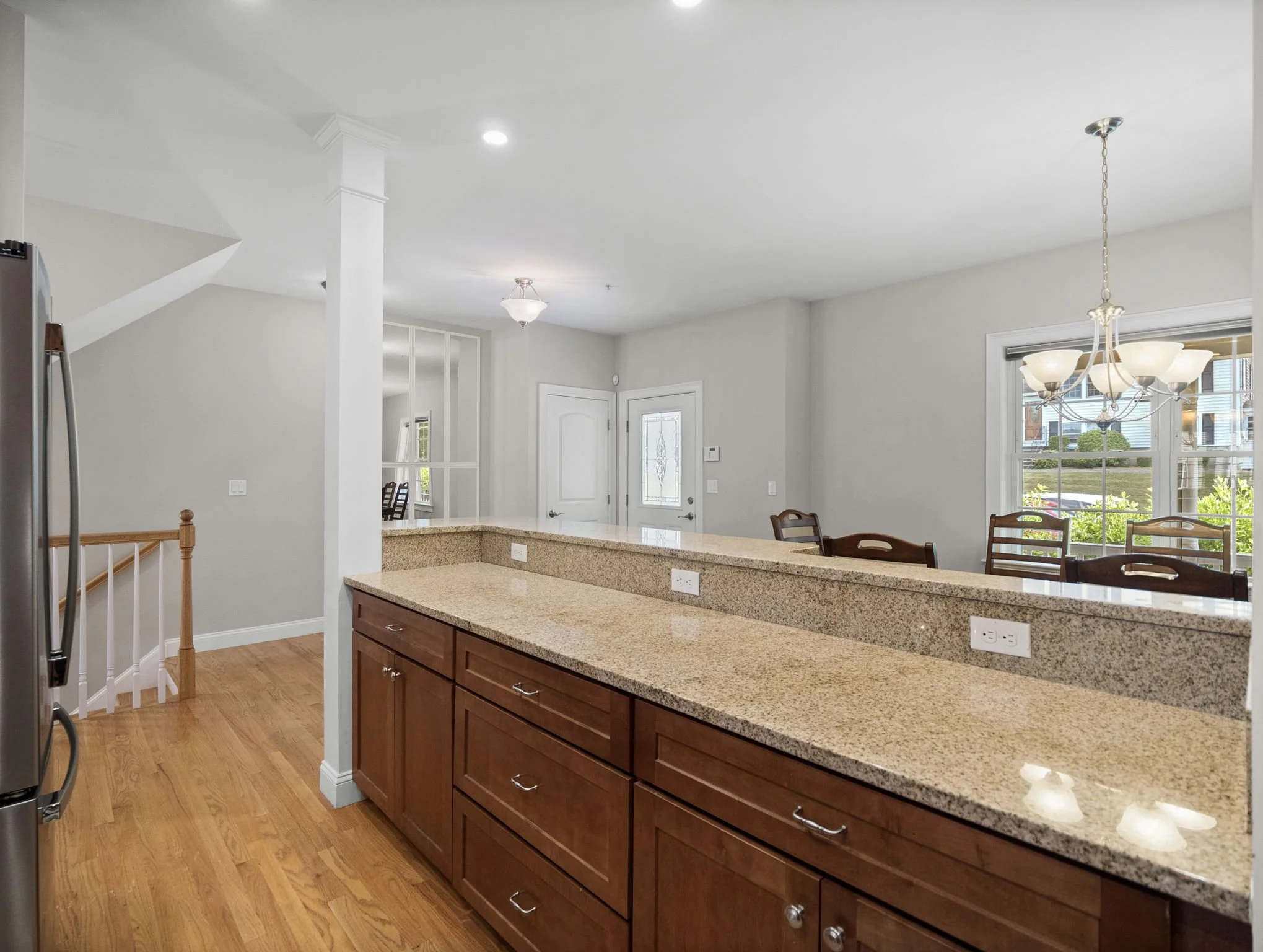 12-web-or-mls-262 Winn St B Burlington MA 11.jpg