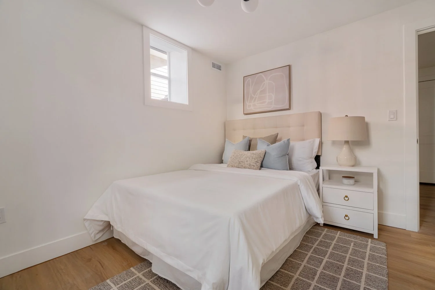 Lower Level-08521.jpg