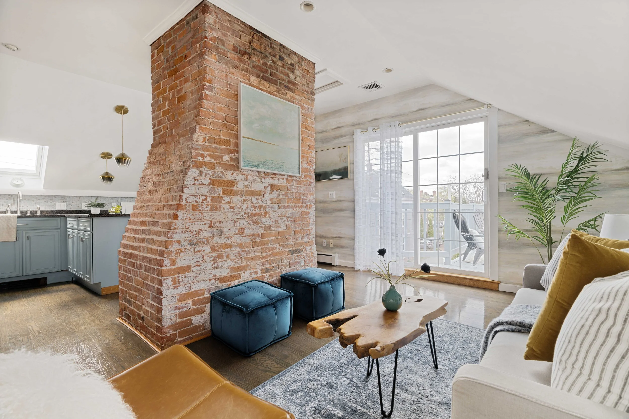 Living Area-6.jpg