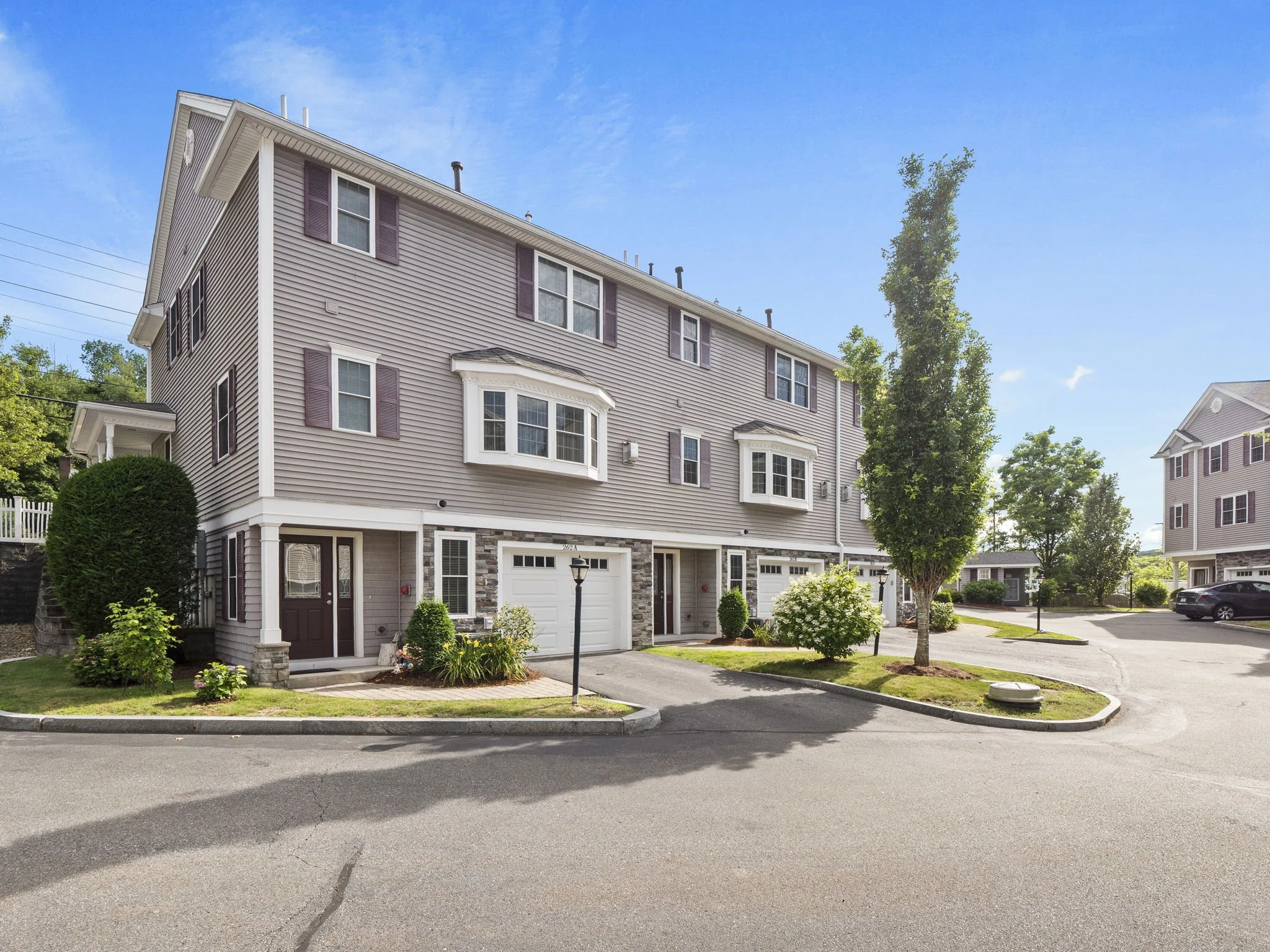 35-web-or-mls-262 Winn St B Burlington MA 35.jpg