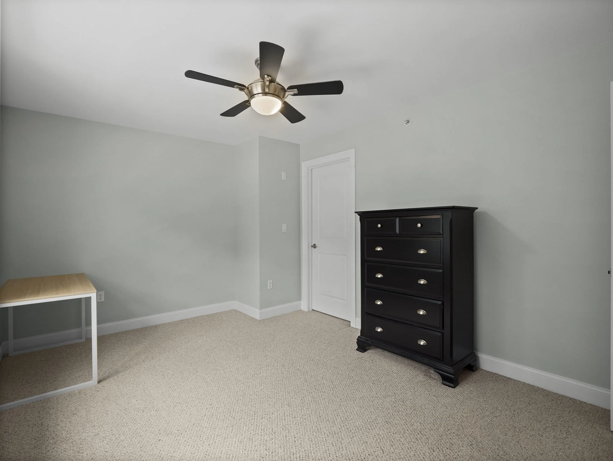 23-web-or-mls-262 Winn St B Burlington MA 23.jpg