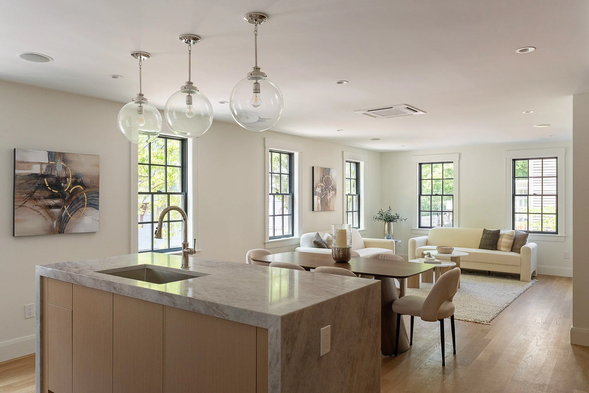 MLS_2_INTERIORS(19)-Edit.jpg