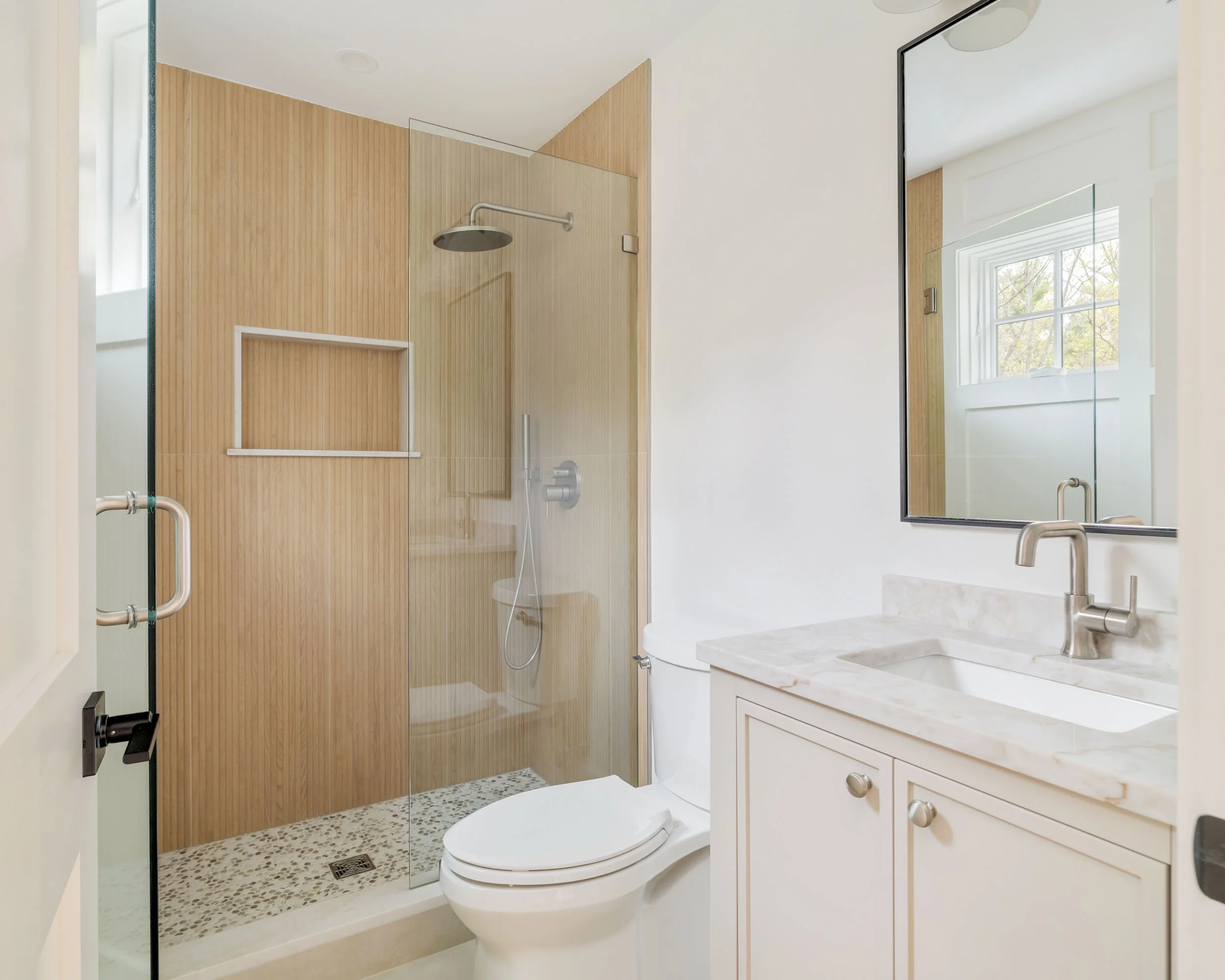 Bed  Bath 1-02202.jpg