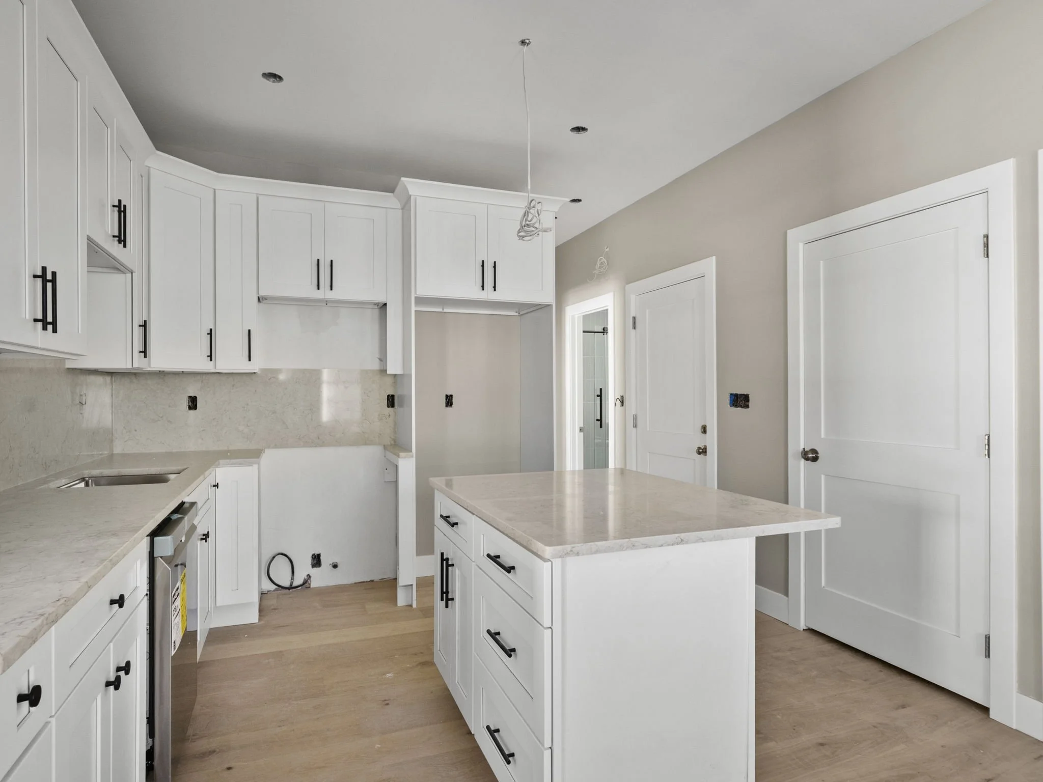 7-web-or-mls-350 Windsor St Unit 2 Cambridge MA 7.jpg