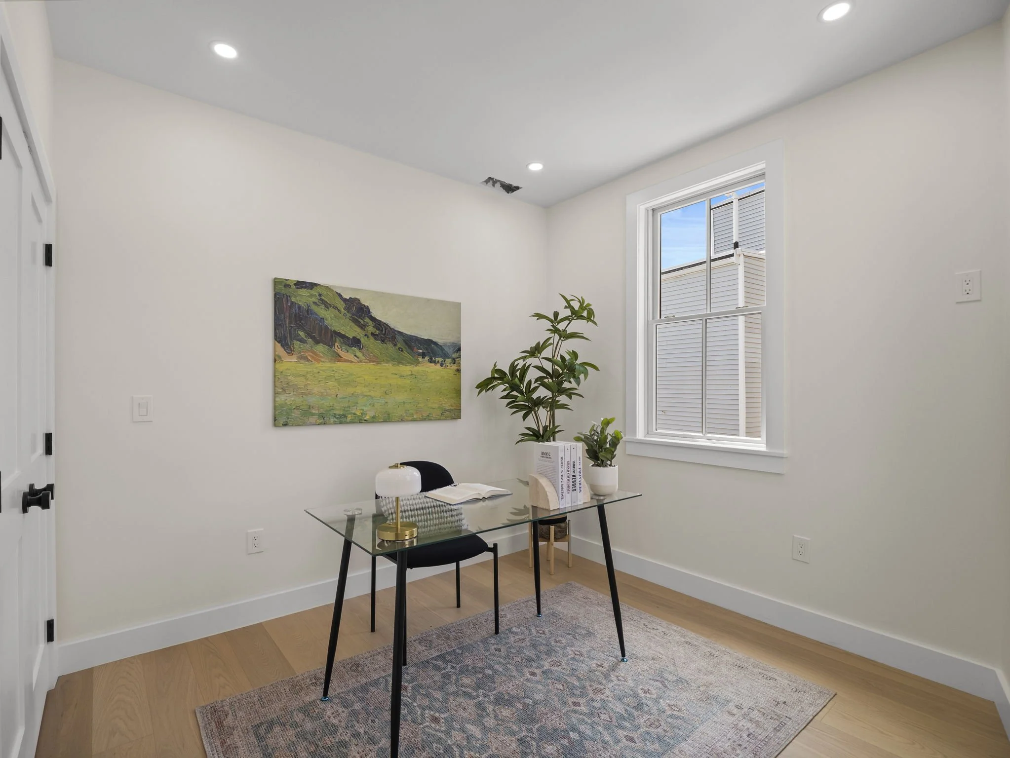 102-web-or-mls-106 Bunker Hill St 3R Boston MA 28.jpg