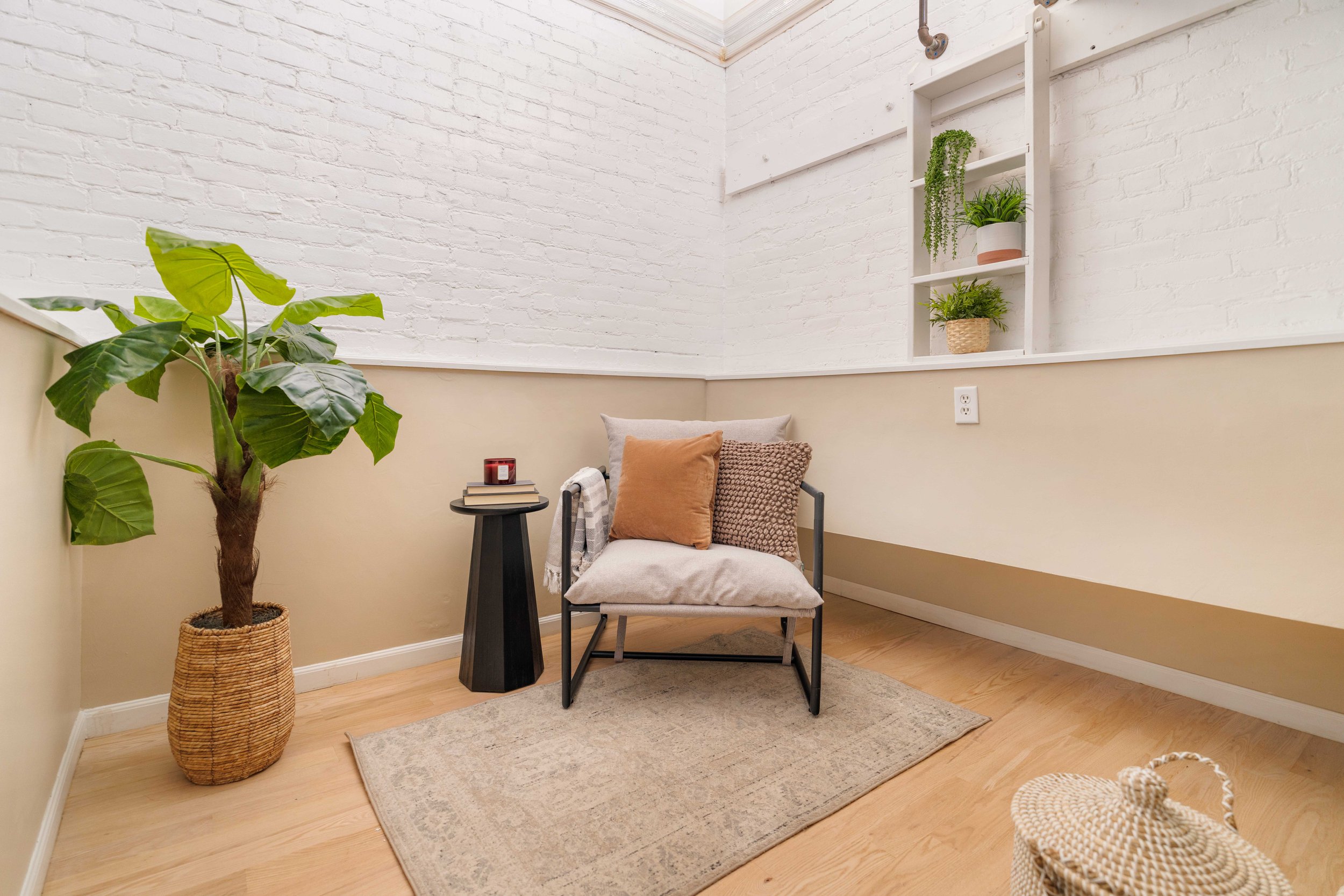 Bonus Space-04466.jpg