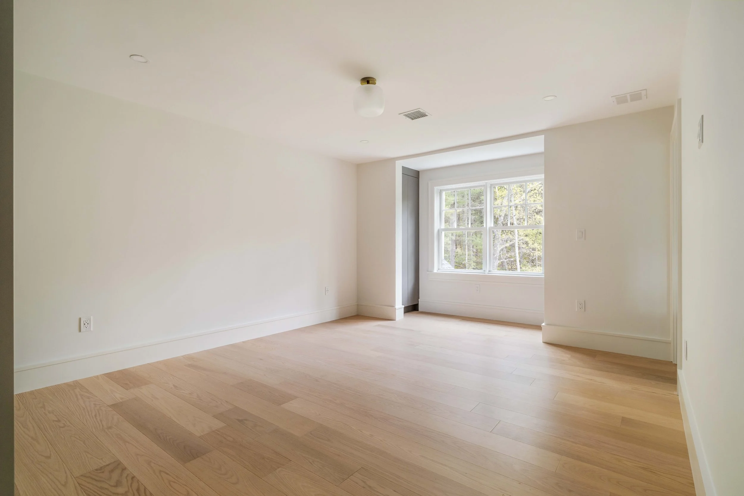 Bed  Bath 1-02186.jpg