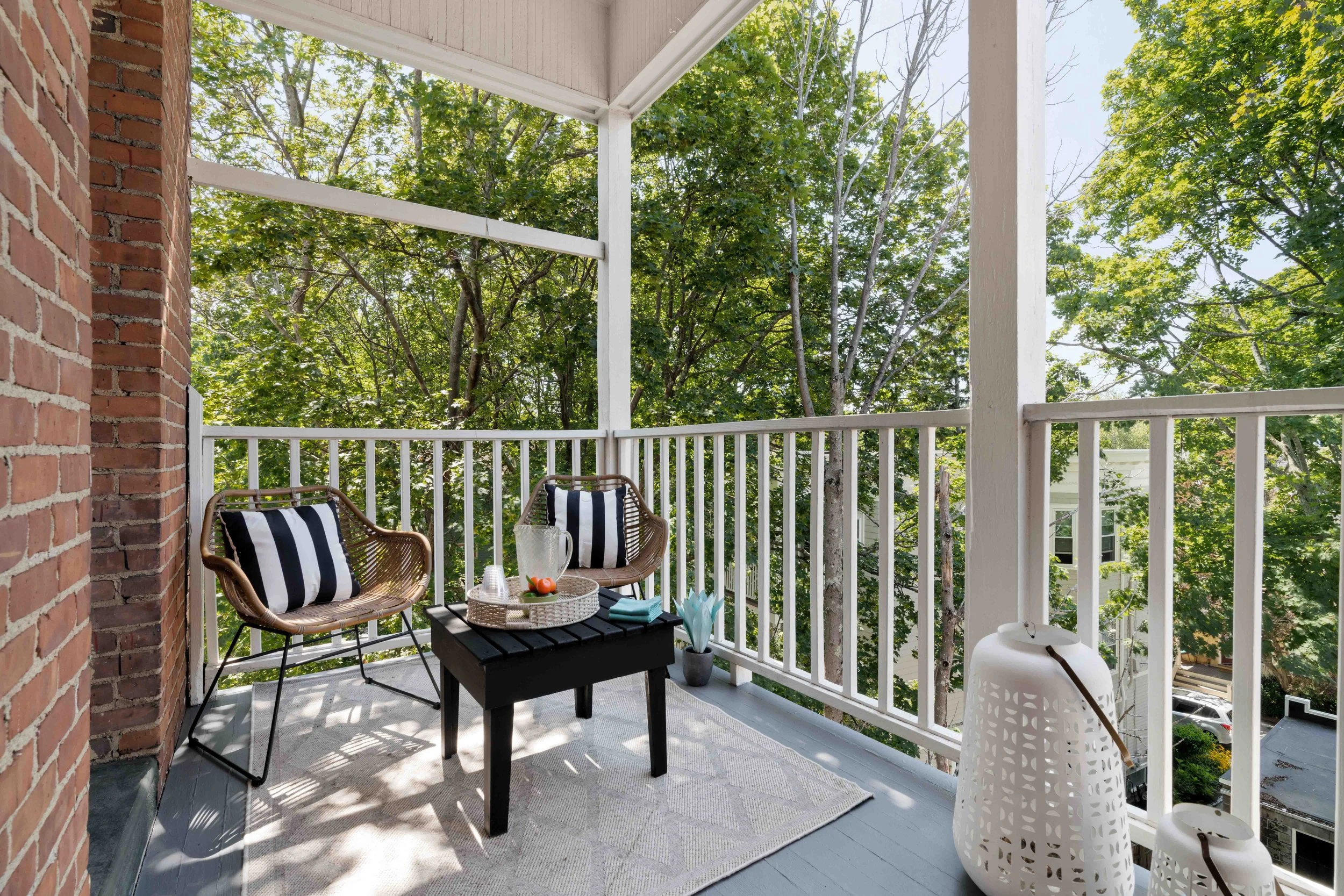 Balcony-2.jpg