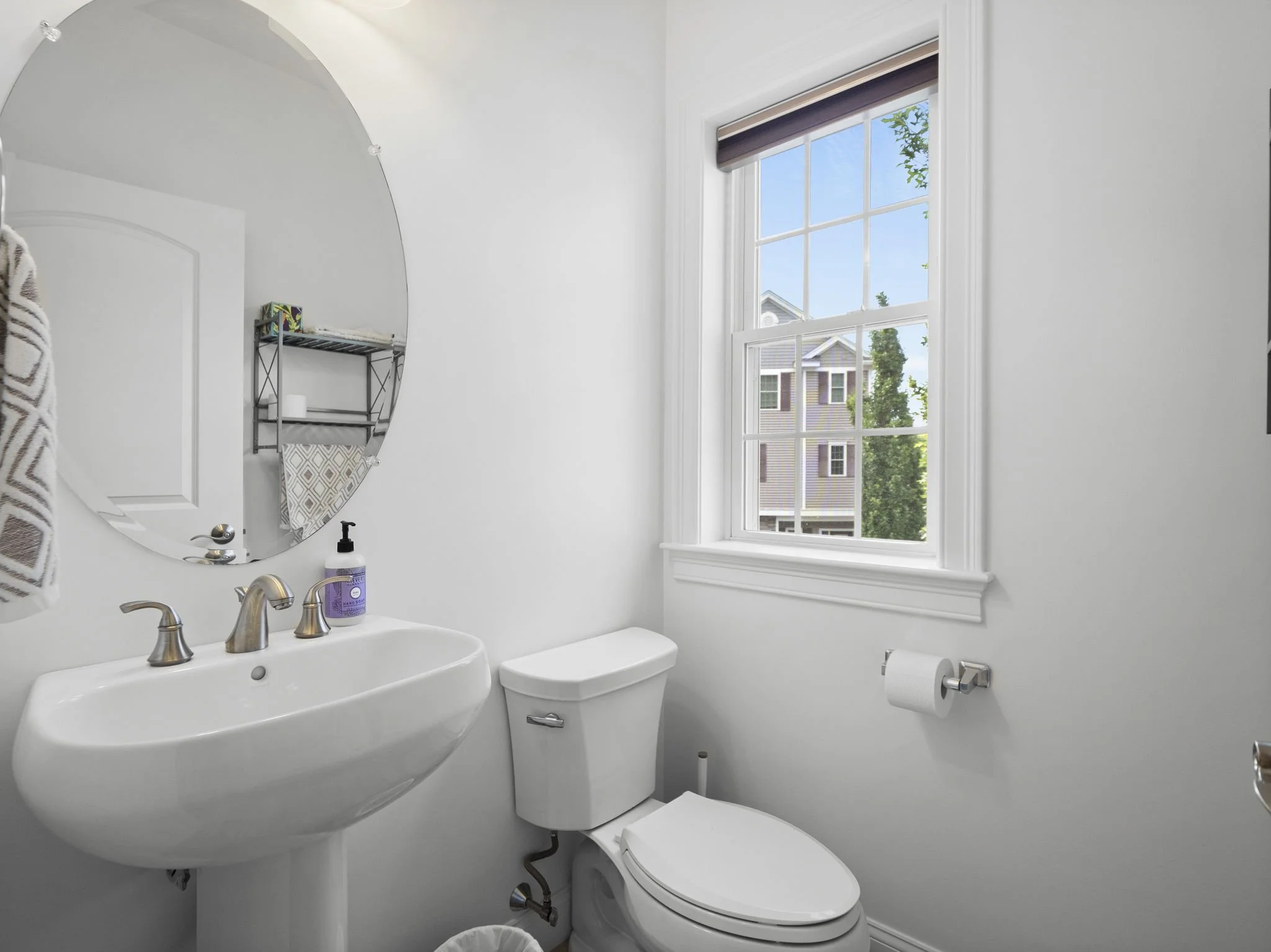 20-web-or-mls-262 Winn St B Burlington MA 20.jpg
