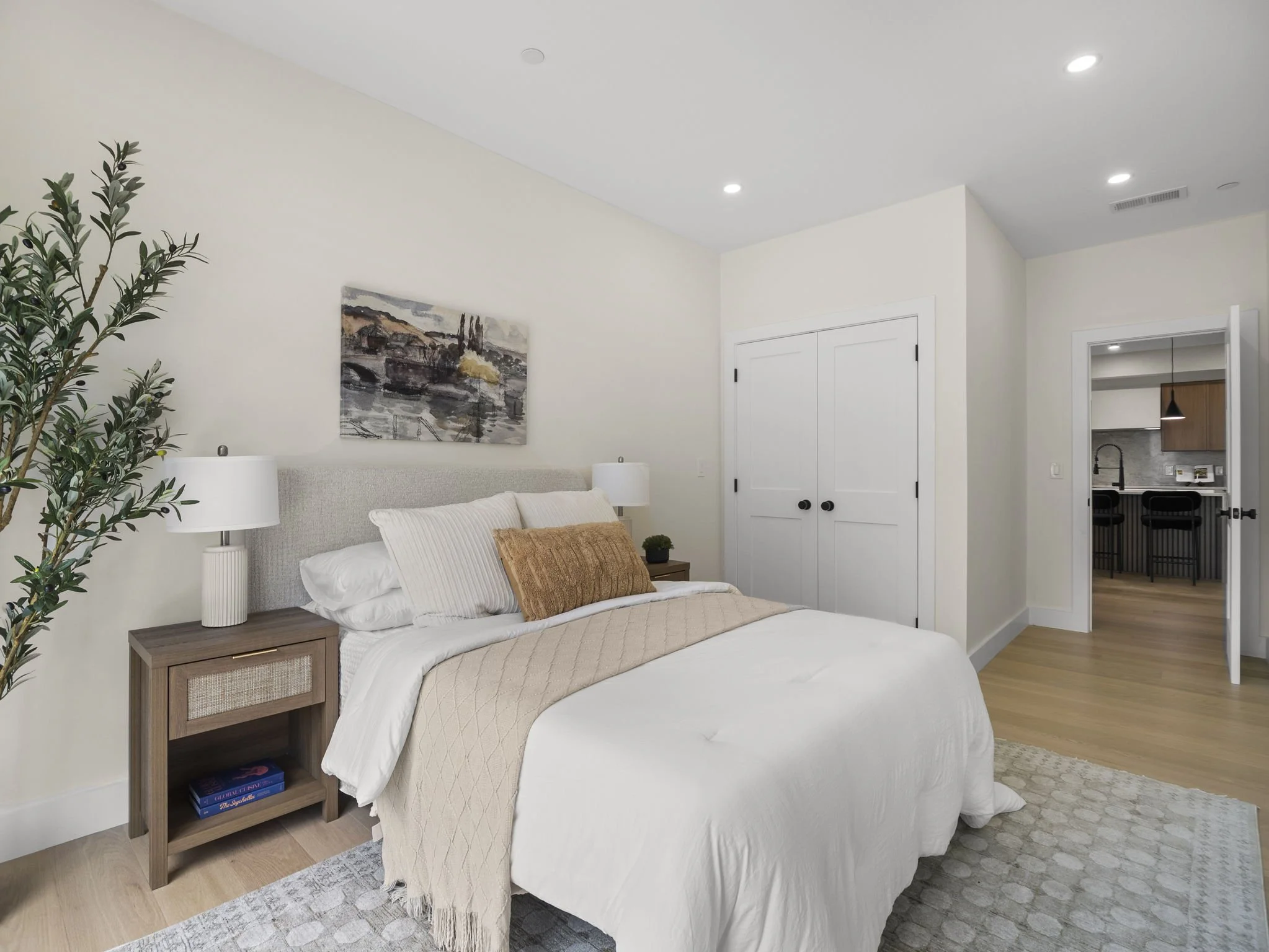 86-web-or-mls-106 Bunker Hill St 3R Boston MA 12.jpg