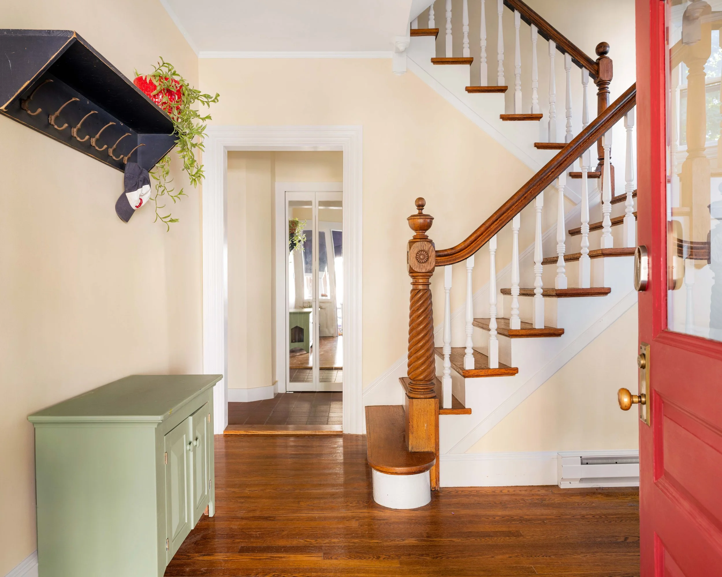 Building Foyer-4.jpg