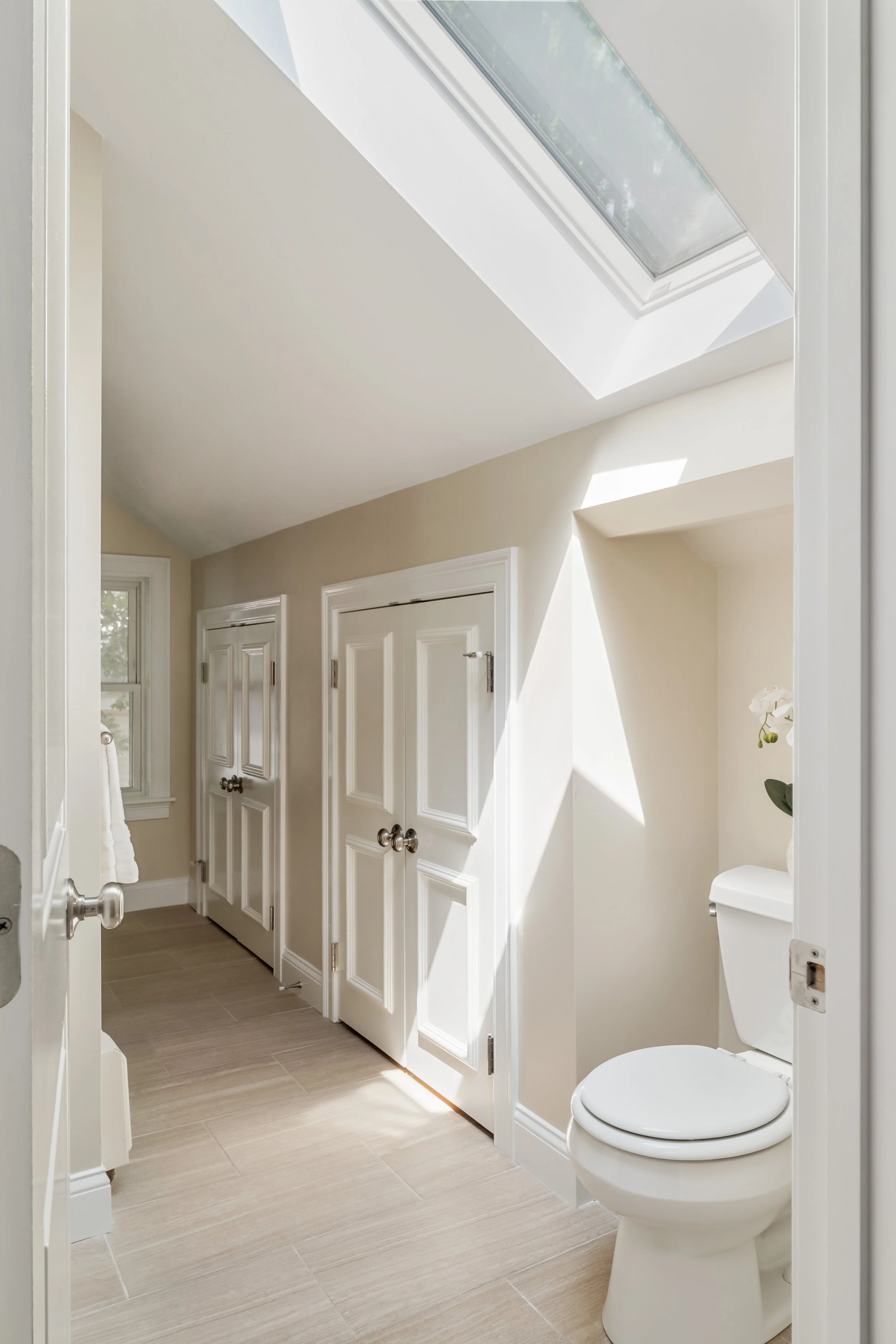 Primary Bed & Bath-08966.jpg