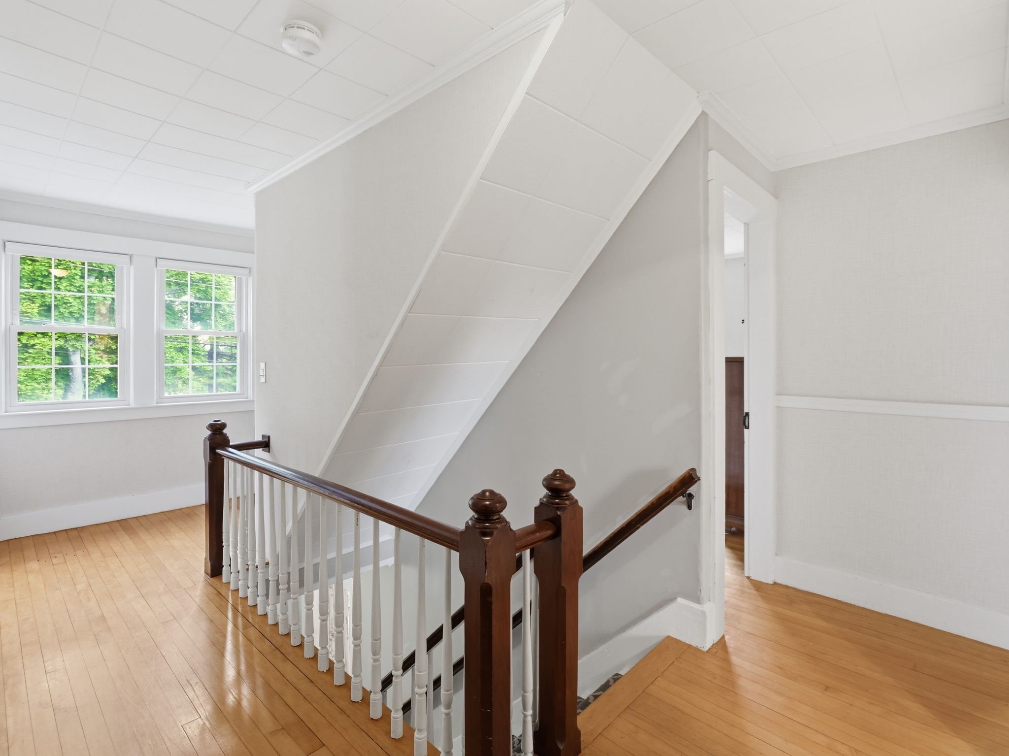 33-web-or-mls-98_Walnut_St_North_Brookfield_MA_035.jpg