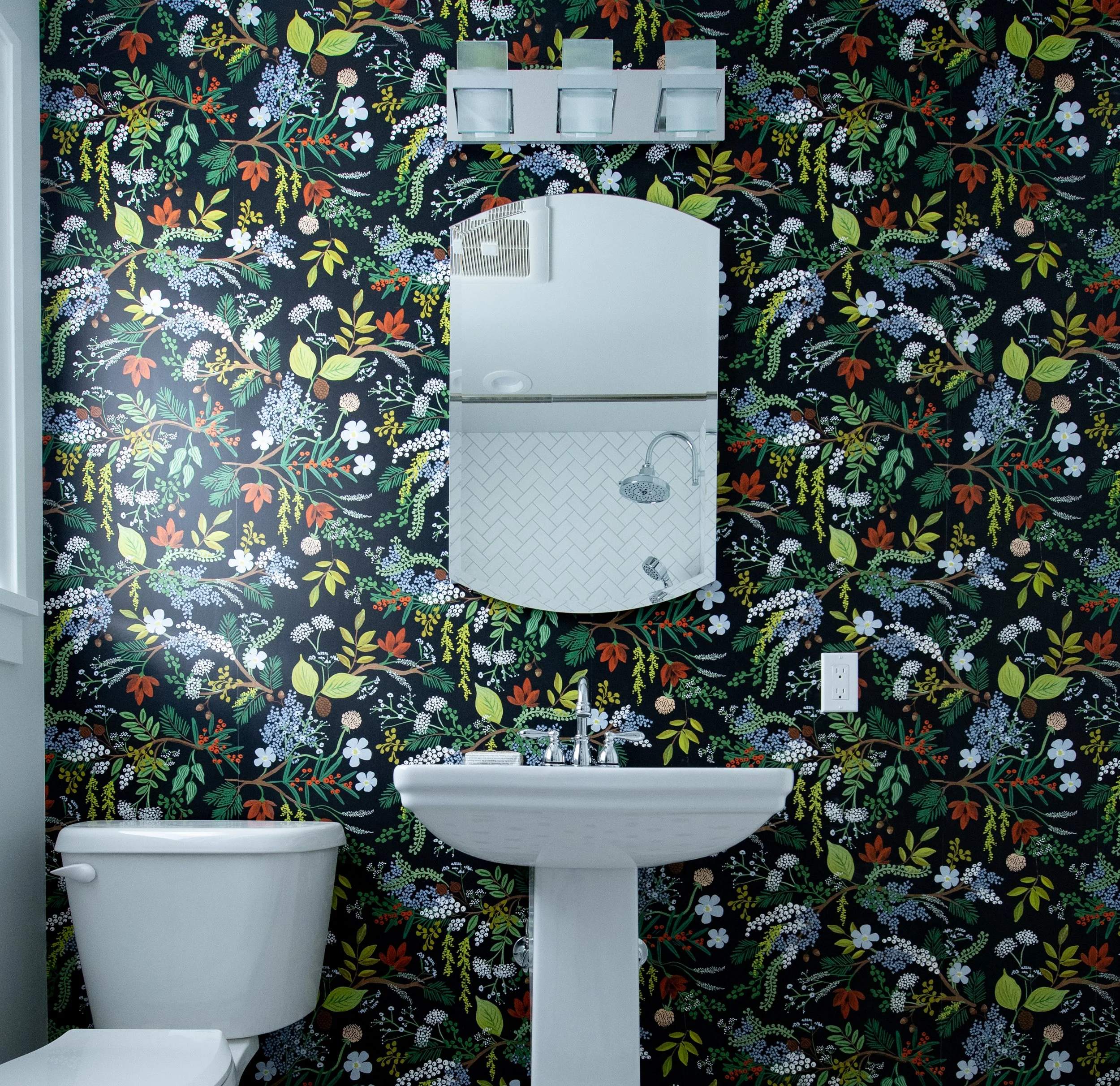 Aftermainfloorbathwallpaper-heirloom.jpg