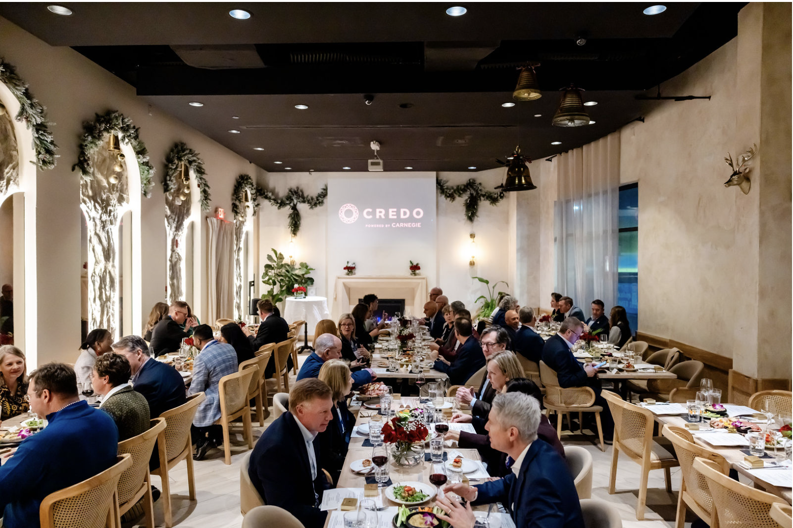 What to Expect When Hiring a Corporate Photographer for Your Event