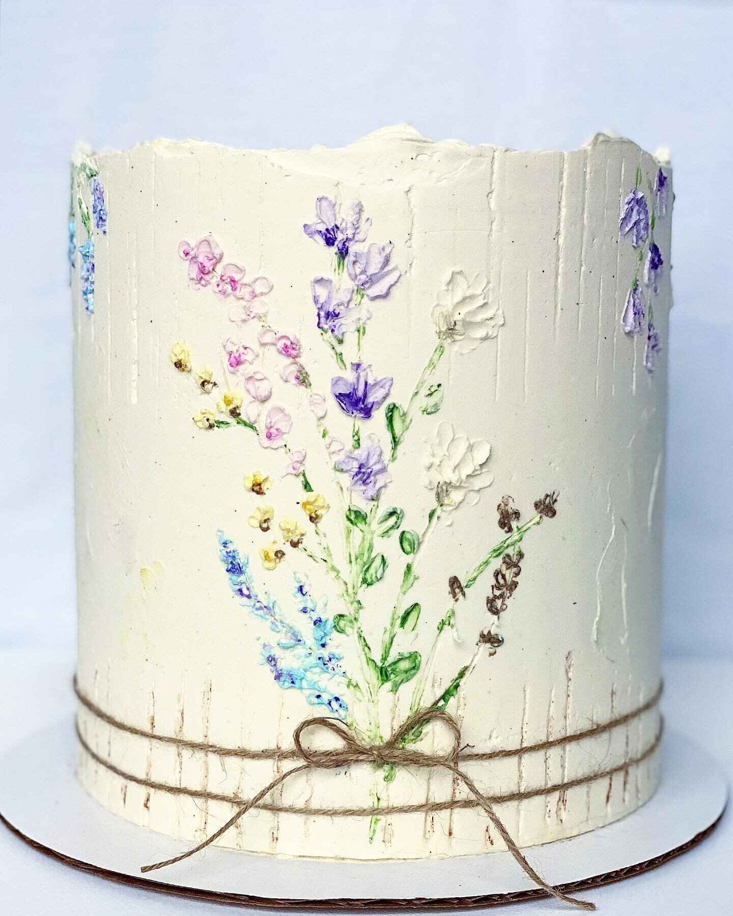 Baby in Bloom!
πΆπ»π·π»πΉ
Vanilla Cake • Vanilla Mousse • Swiss Buttercream
#alexamaries #sweetsonstreets #glutenfree #glutenfreelife #customorders #customcakes #shopsmall #shoplocal #supportsmall #supportlocal #shopsmallbusiness #shoploc