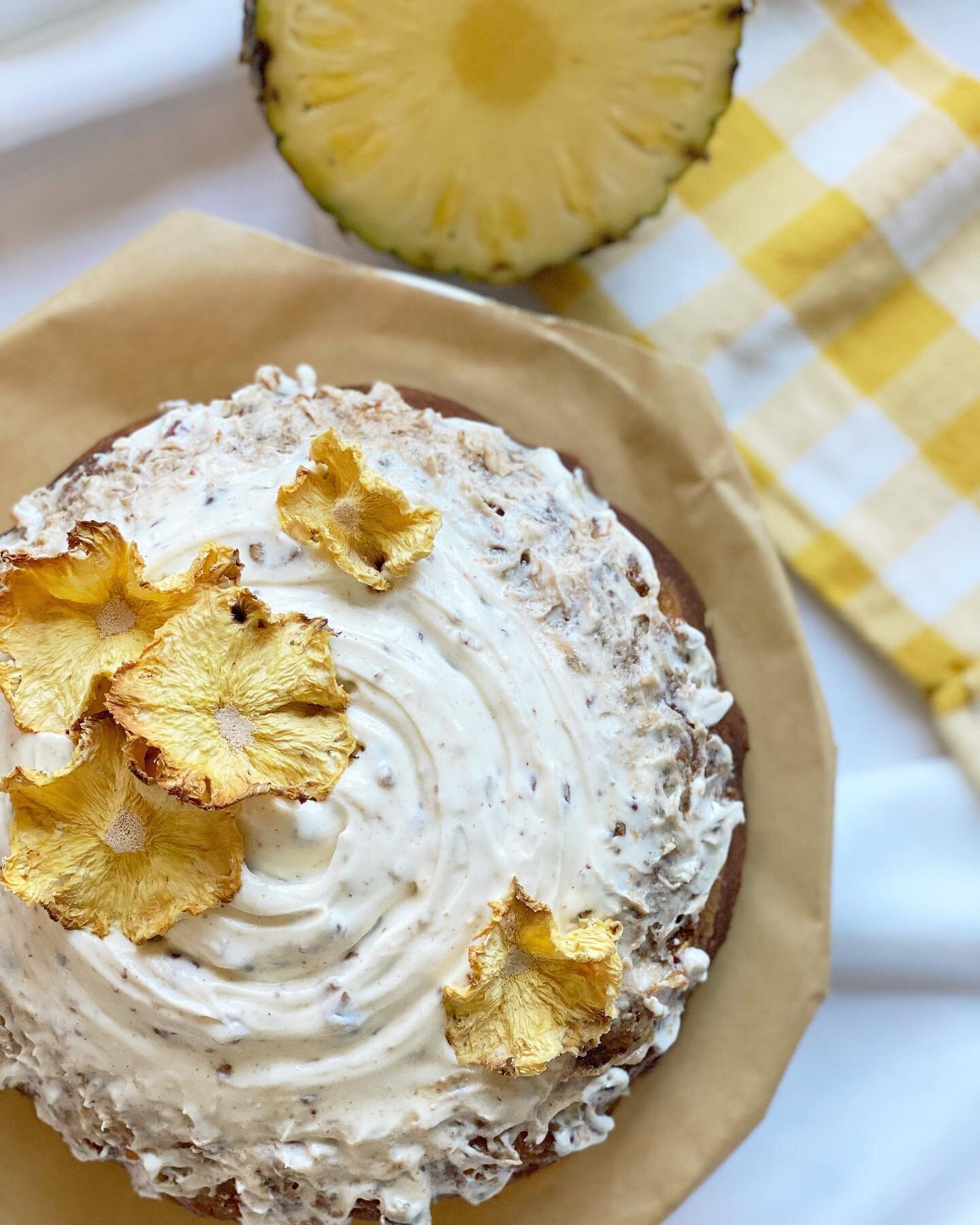 A Little Spring SunshineβοΈ
Hummingbird Bundt • (Pineapple Banana) • Toasted Pecan Cream Cheese Filling
#alexamaries #sweetsonstreets #glutenfree #glutenfreelife #customorders #customcakes #shopsmall #shoplocal #supportsmall #supportlocal