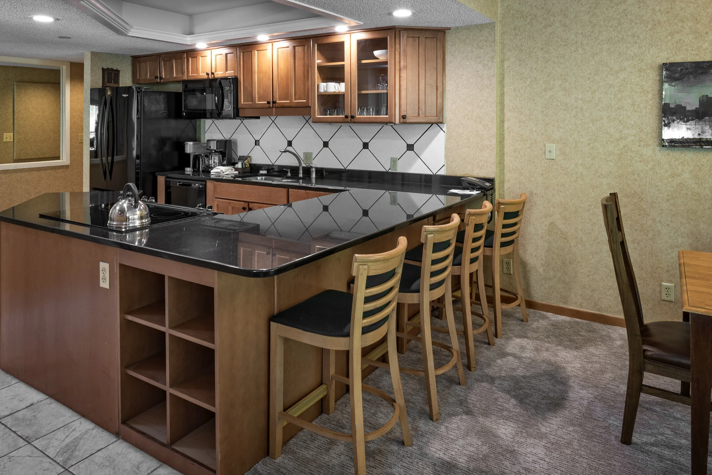24-Room 4130.jpg