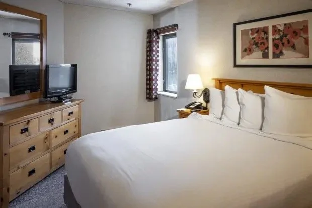 021-Room-4804-B-Bld-4-Two-Bedroom.jpg