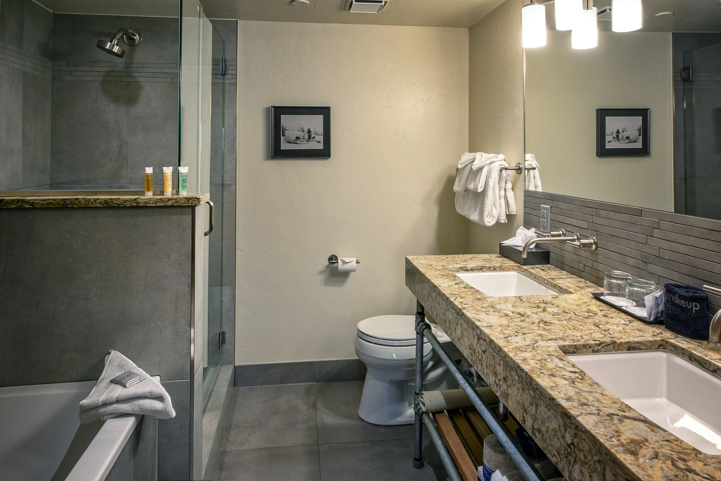 40-Room 4530.jpg