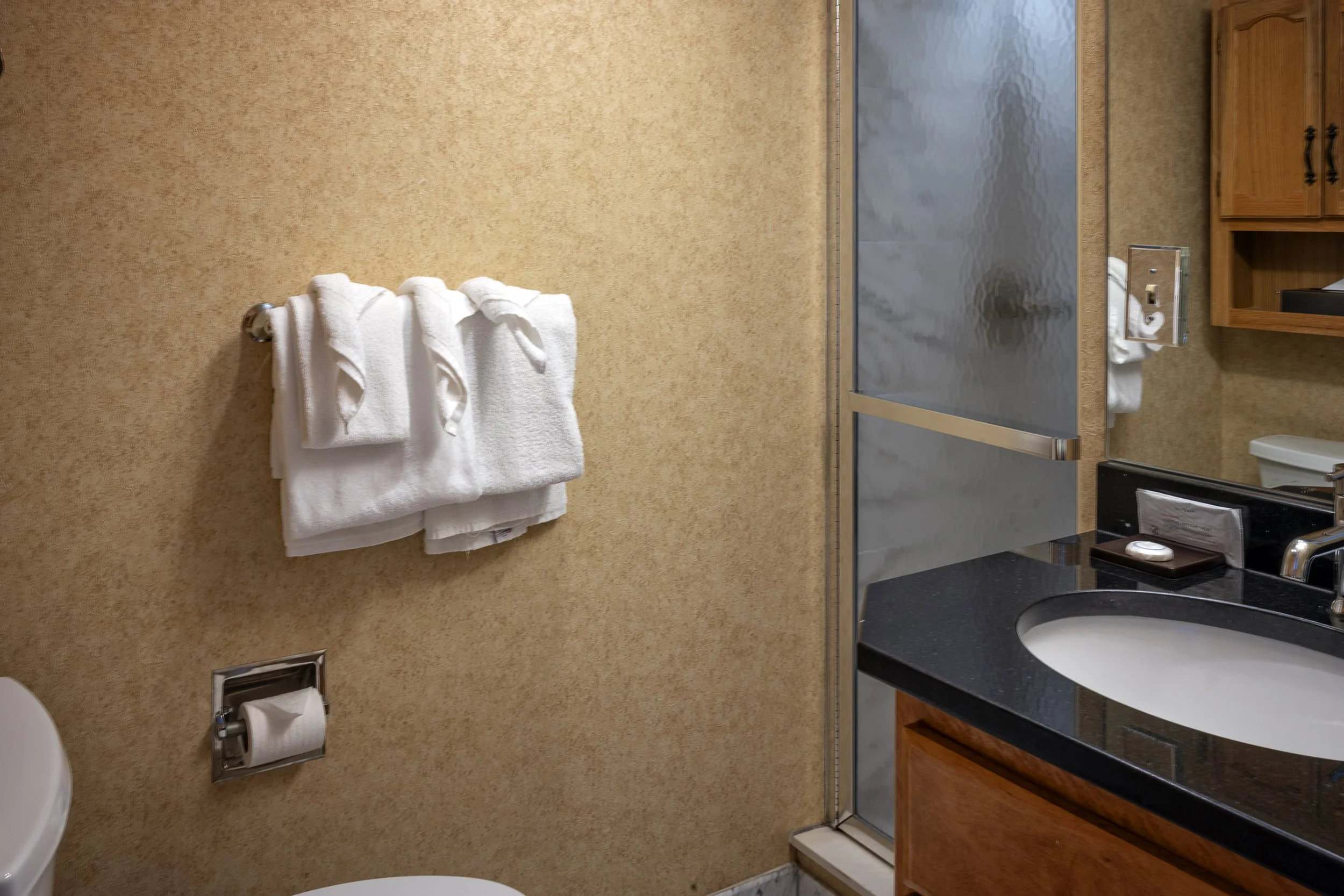 32-Room 4130.jpg