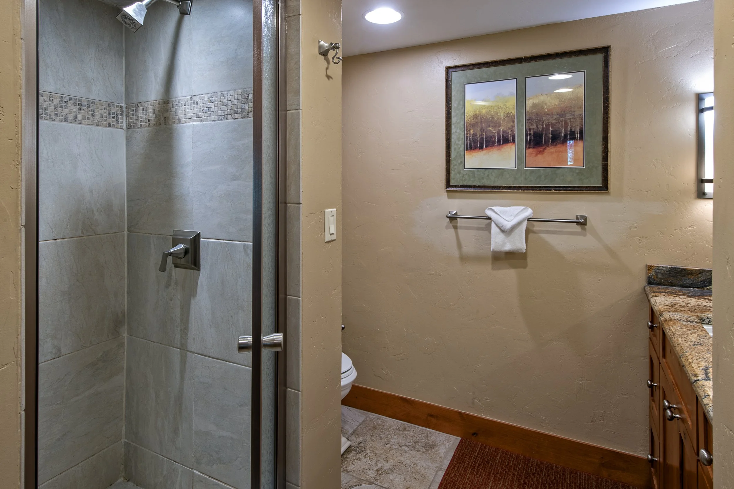 24- Room 4137.jpg