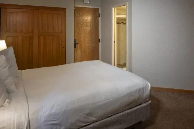 022-Room-4804-B-Bld-4-Two-Bedroom.jpg