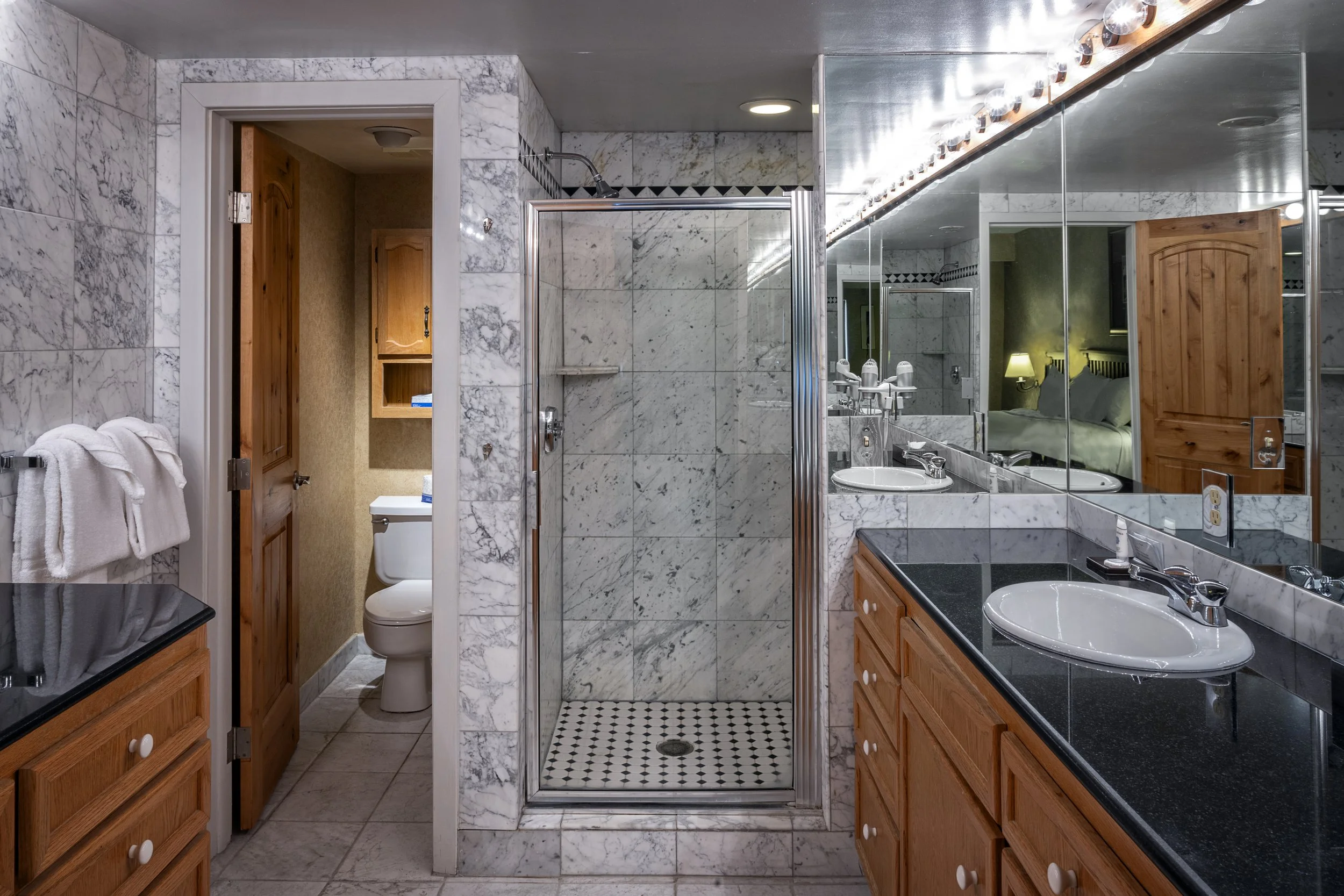 27-Room 4130.jpg