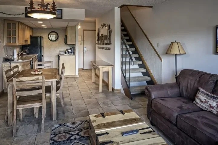 17-Room-22210.jpg