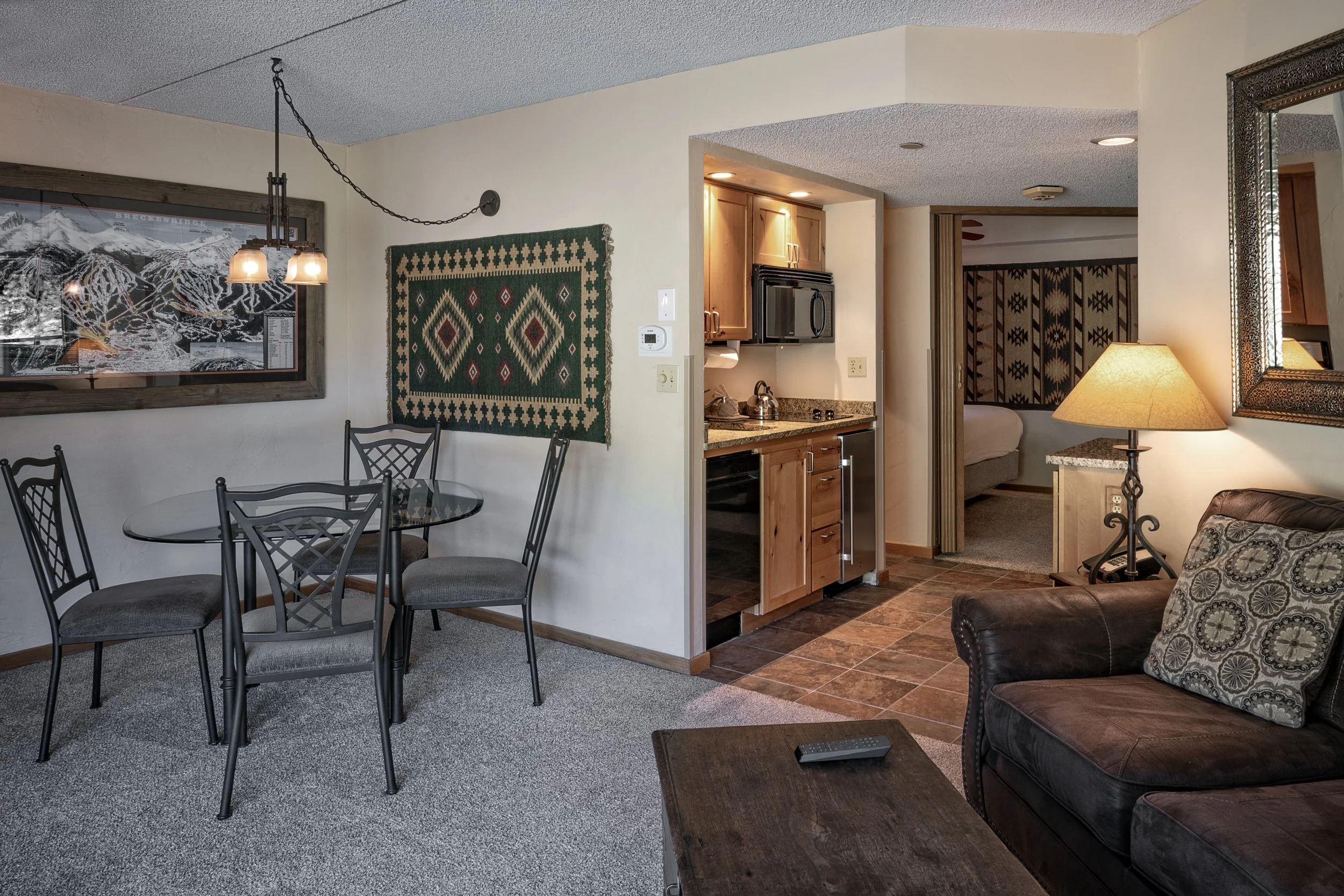 50-Room 4218.jpg