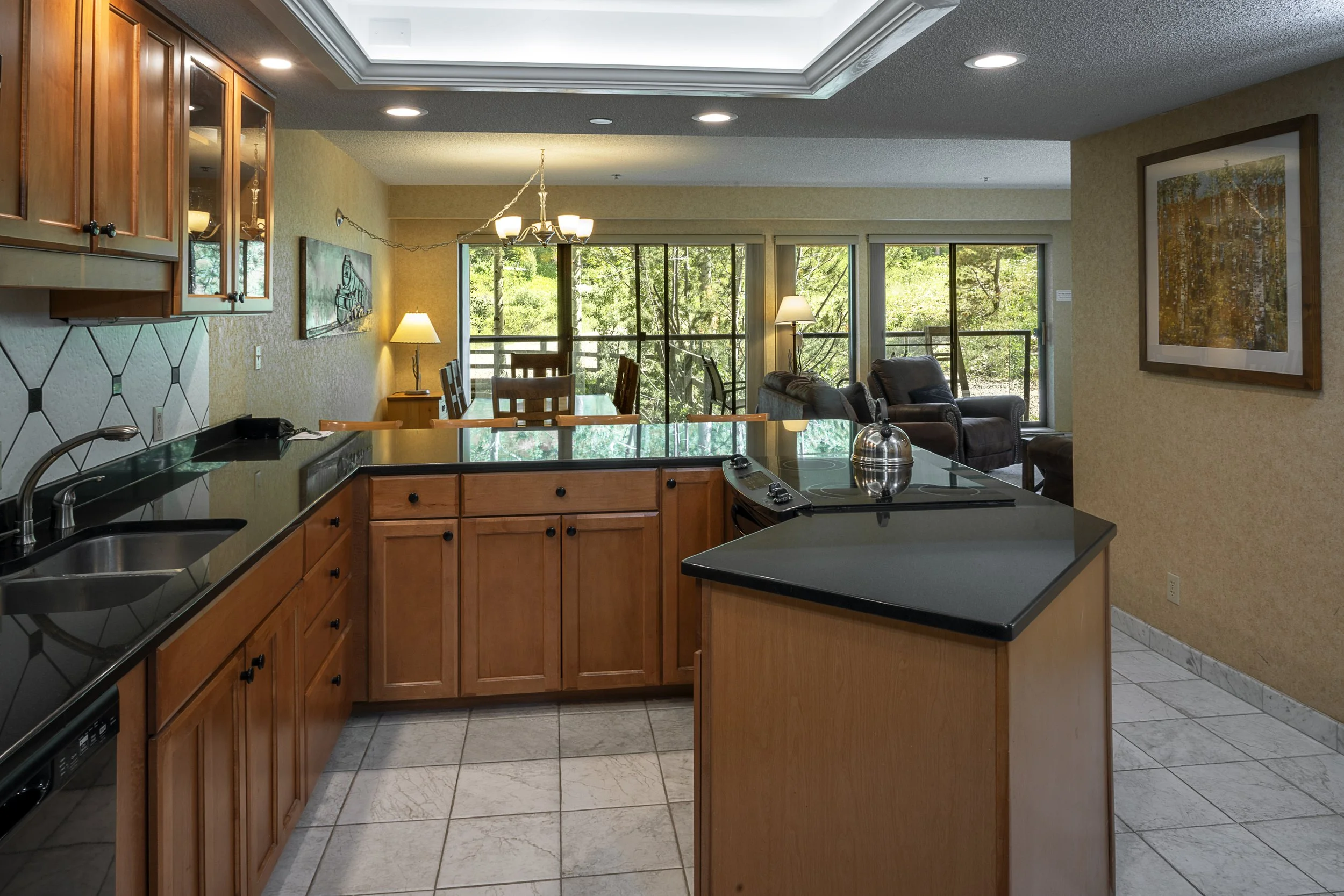 25-Room 4130.jpg