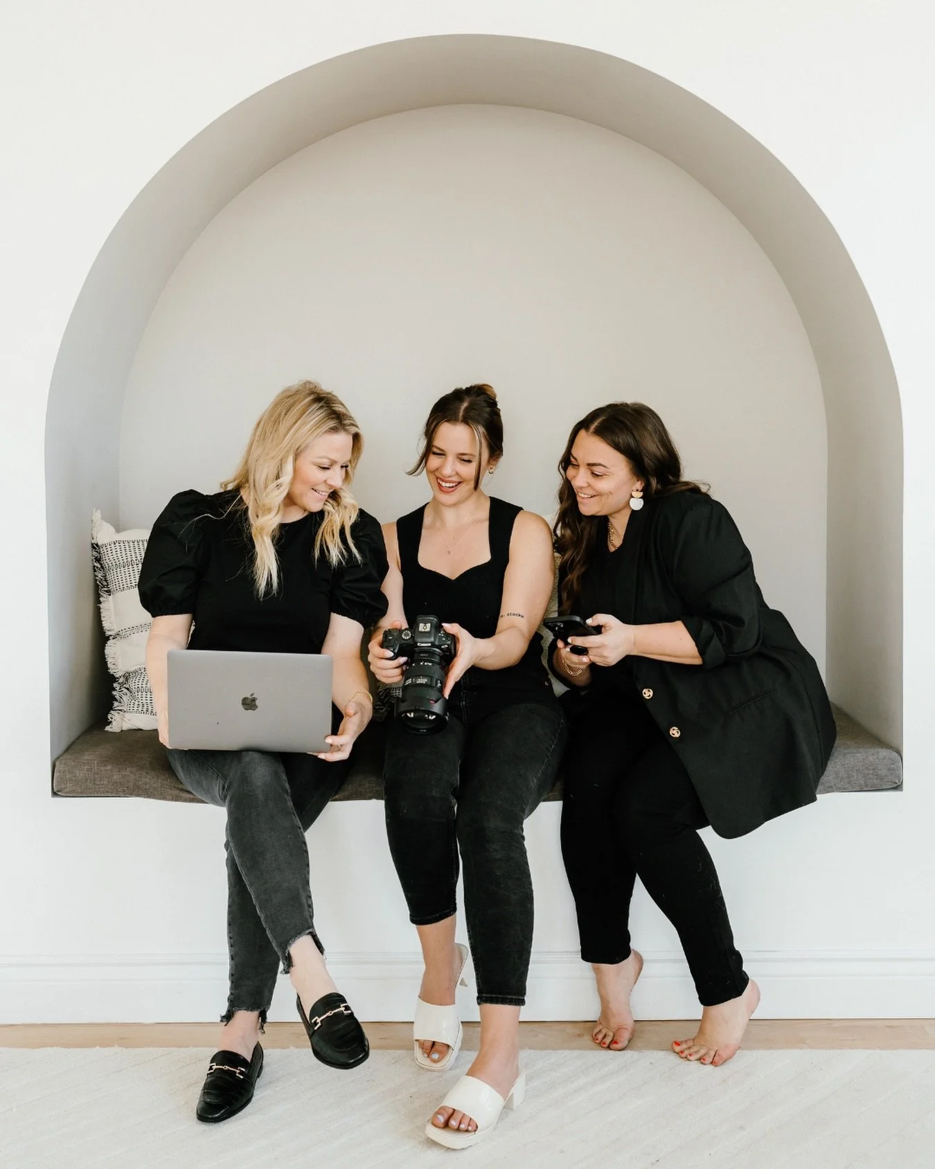 You&rsquo;re not the only one that does this...
&nbsp;
You trust people who can help you check something off your list. You have friends and family who offer to &ldquo;help you&rdquo; with your website, your branding, your marketing. But, &ldquo;help