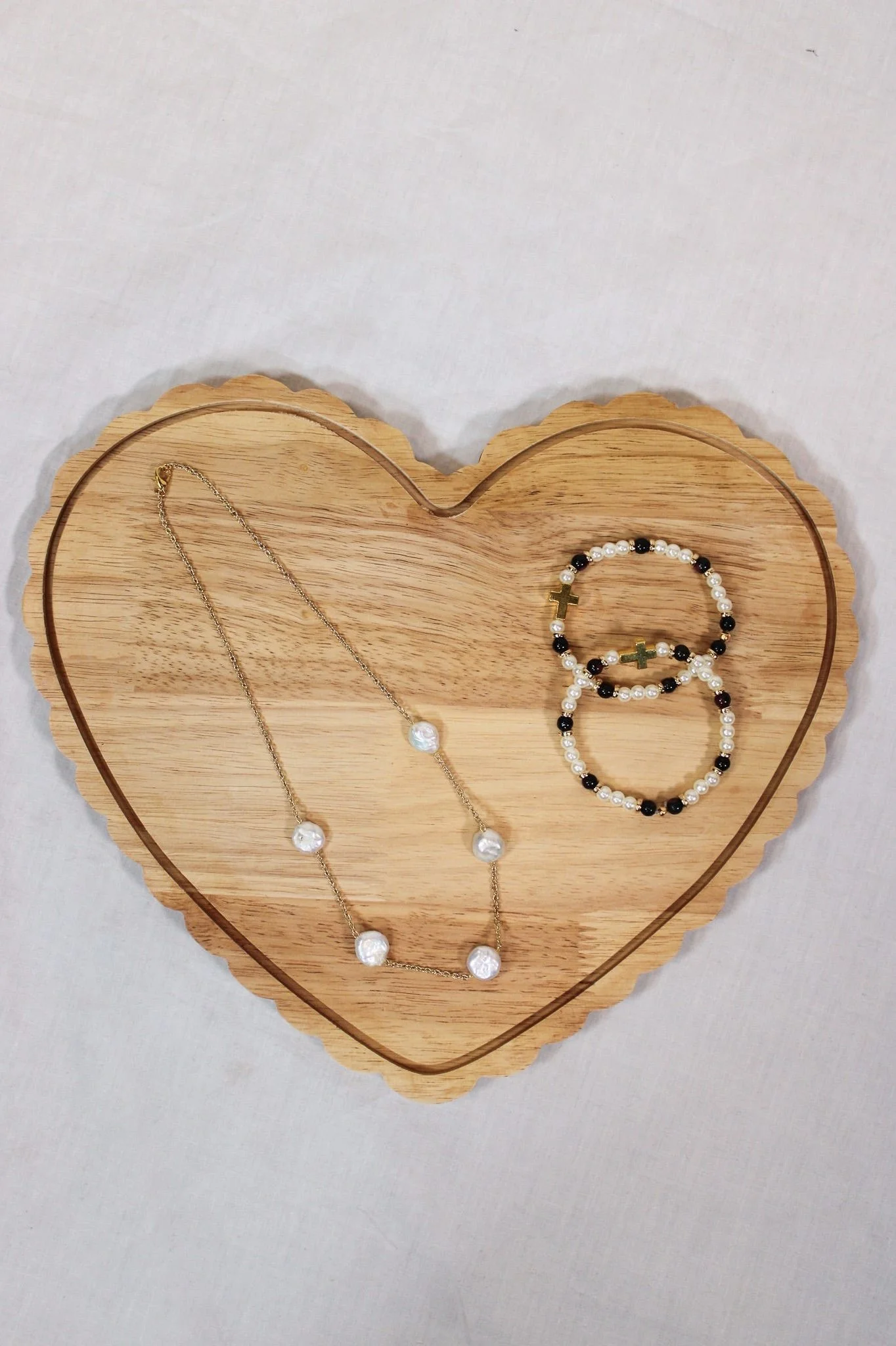 PRETTY PEARL NECKLACE