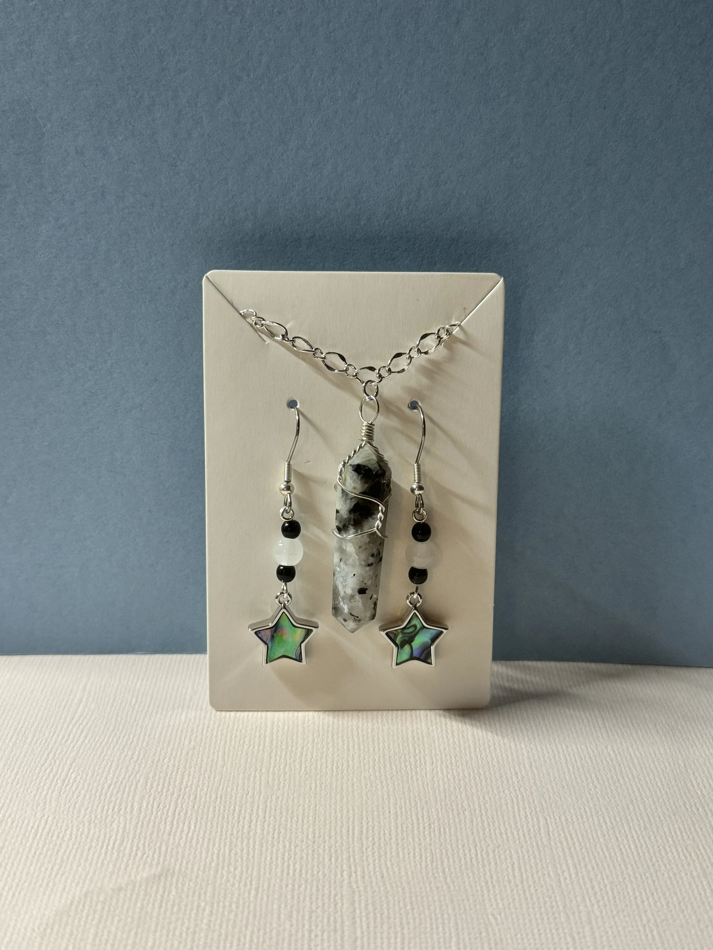 Pretty Pendant 4.JPG