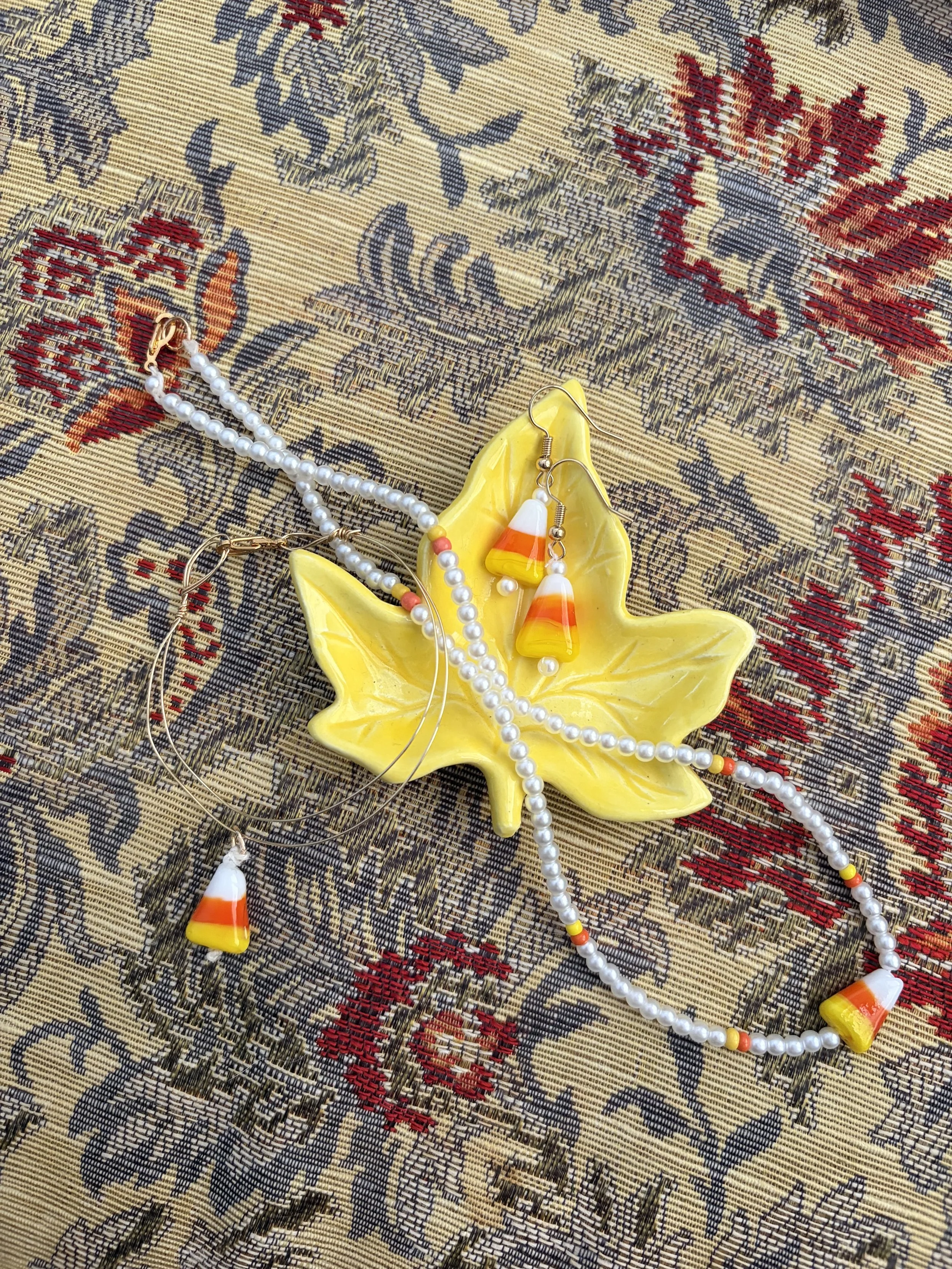 CANDY CORN BRACELET