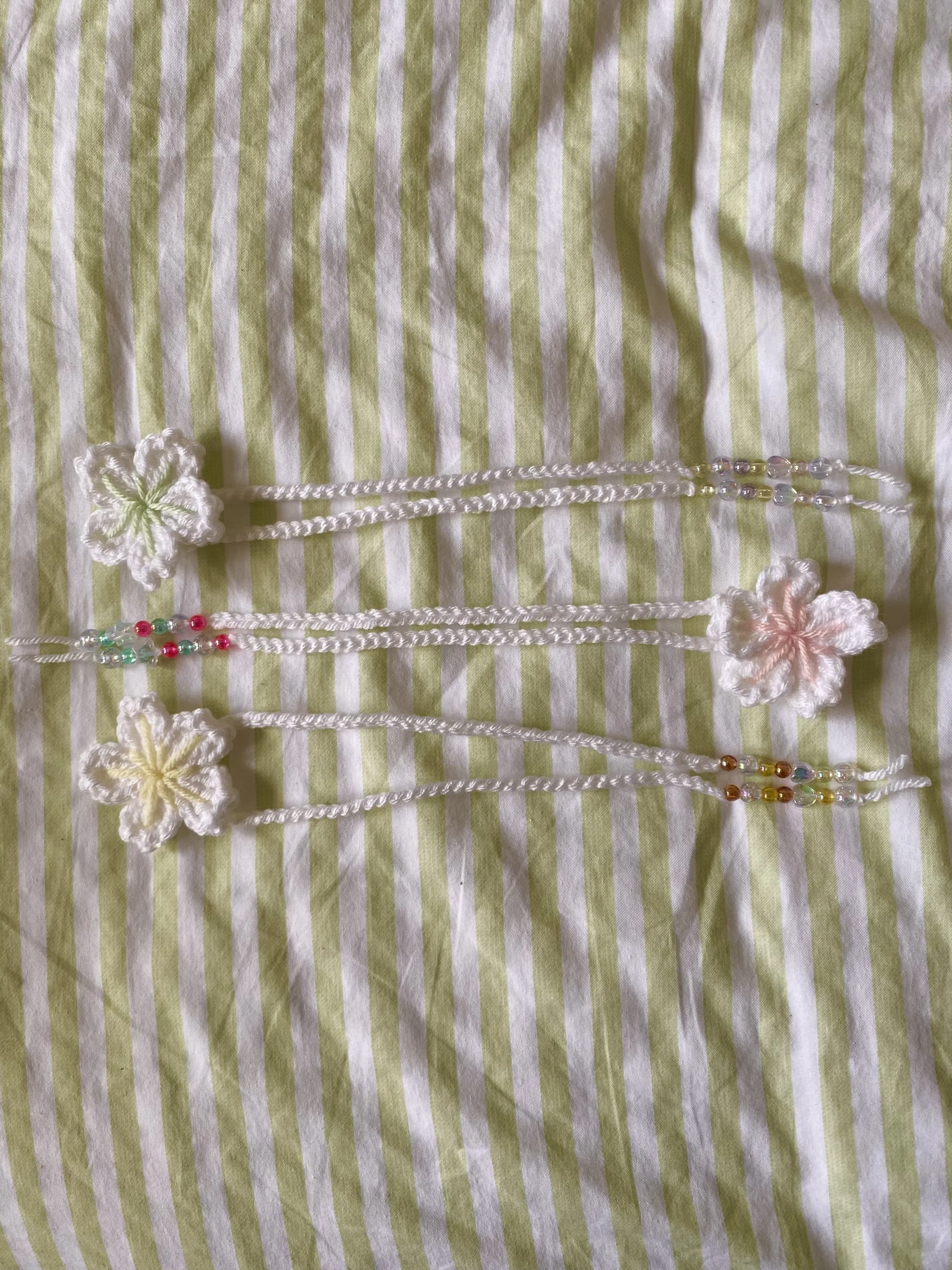 flower bookmark 1.jpg