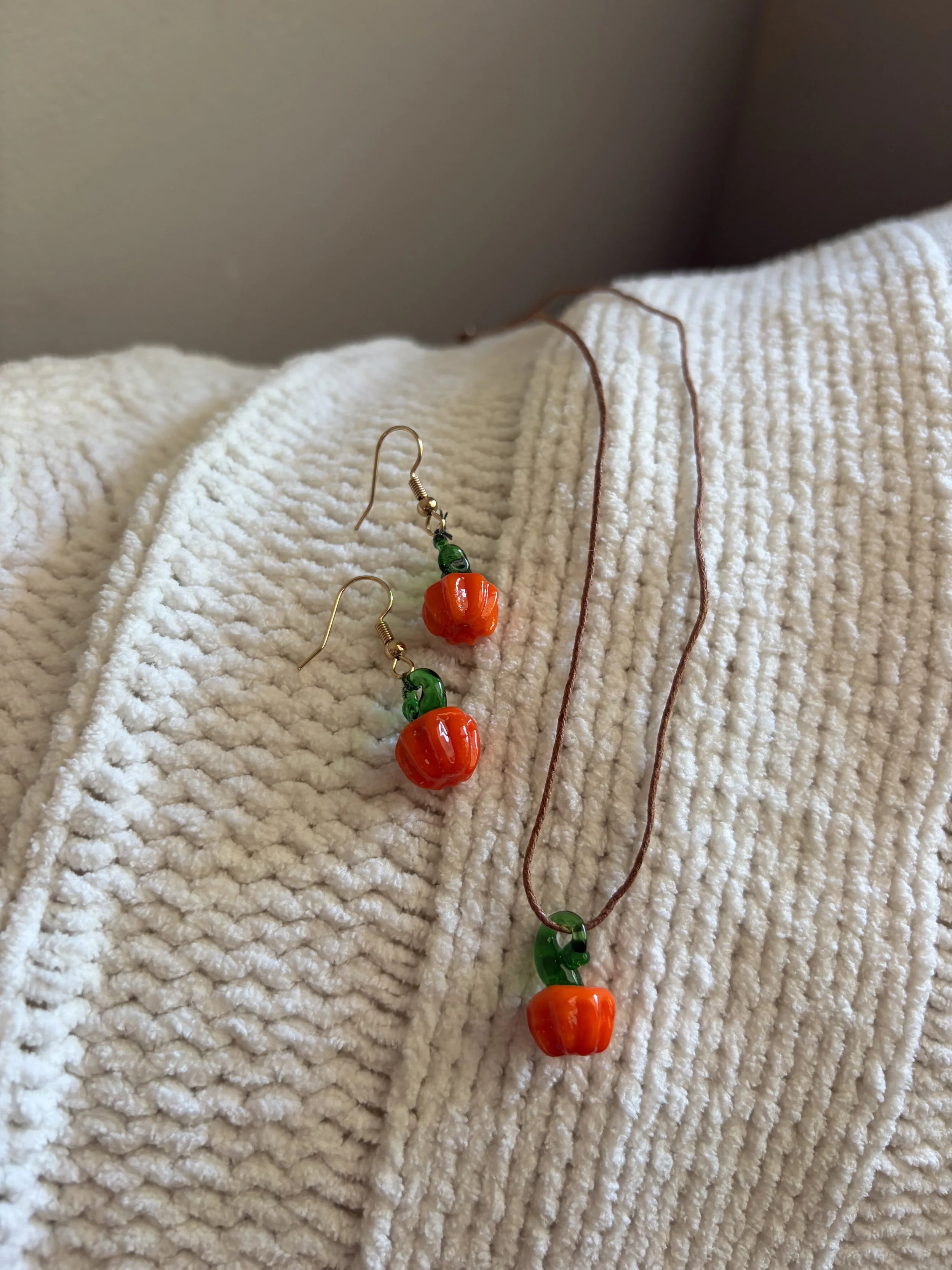 PUMPKIIN CORDED NECKLACE