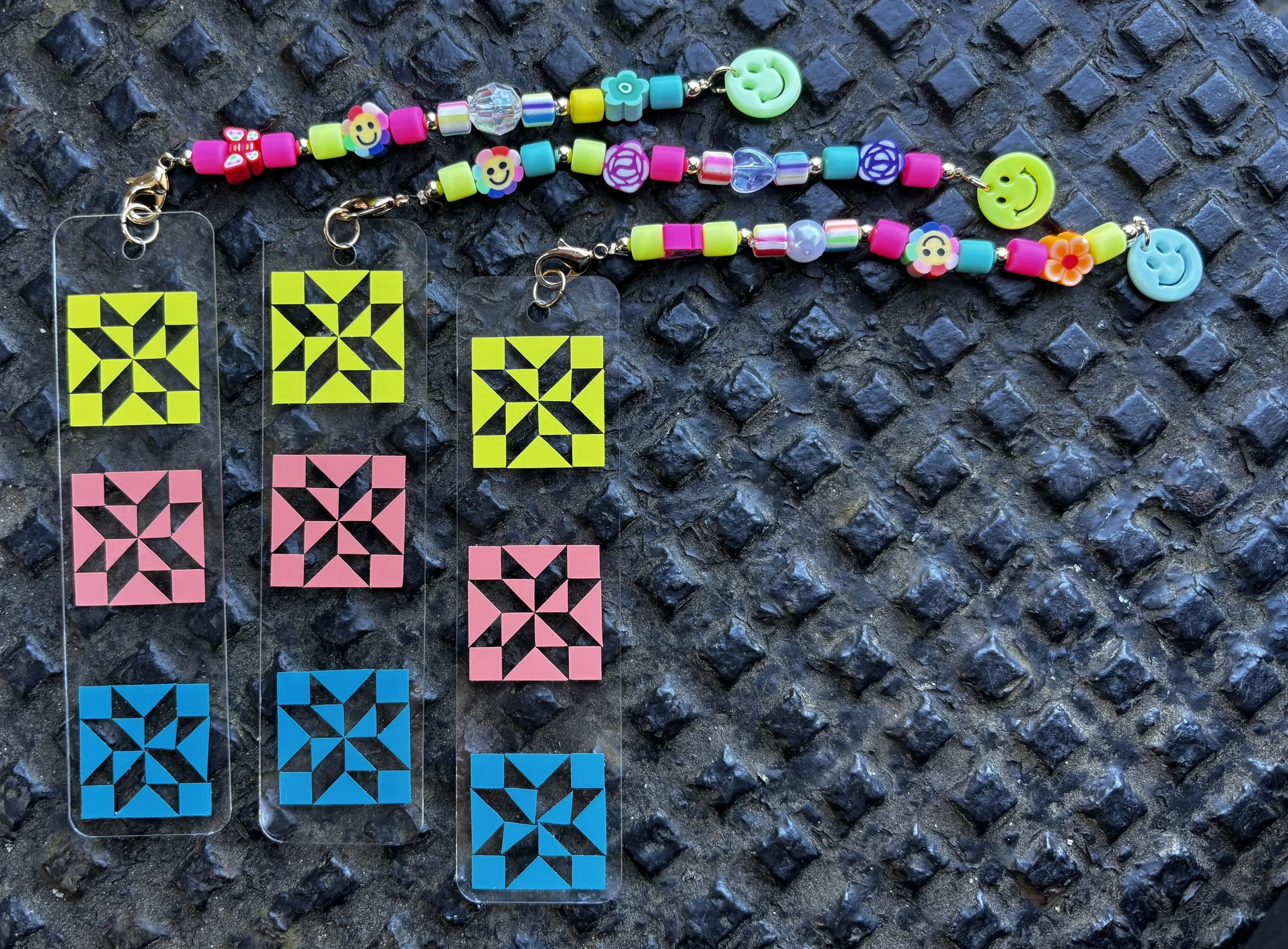 QUILT BLOCK BEADED BOOKMARK