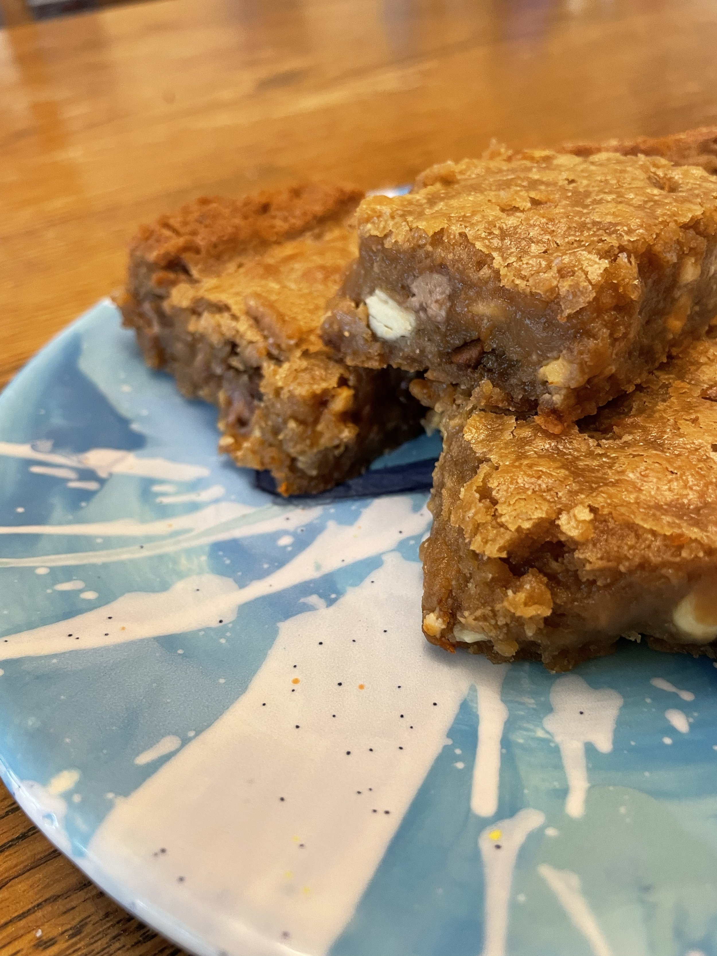 DOZEN BROWN BUTTER BLONDIES