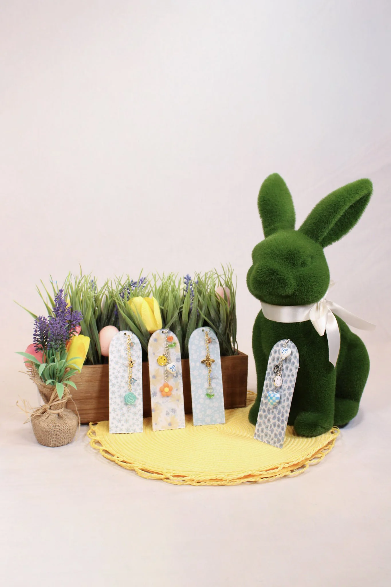 VIBRANT GARDEN CHARM-ING BOOKMARKS