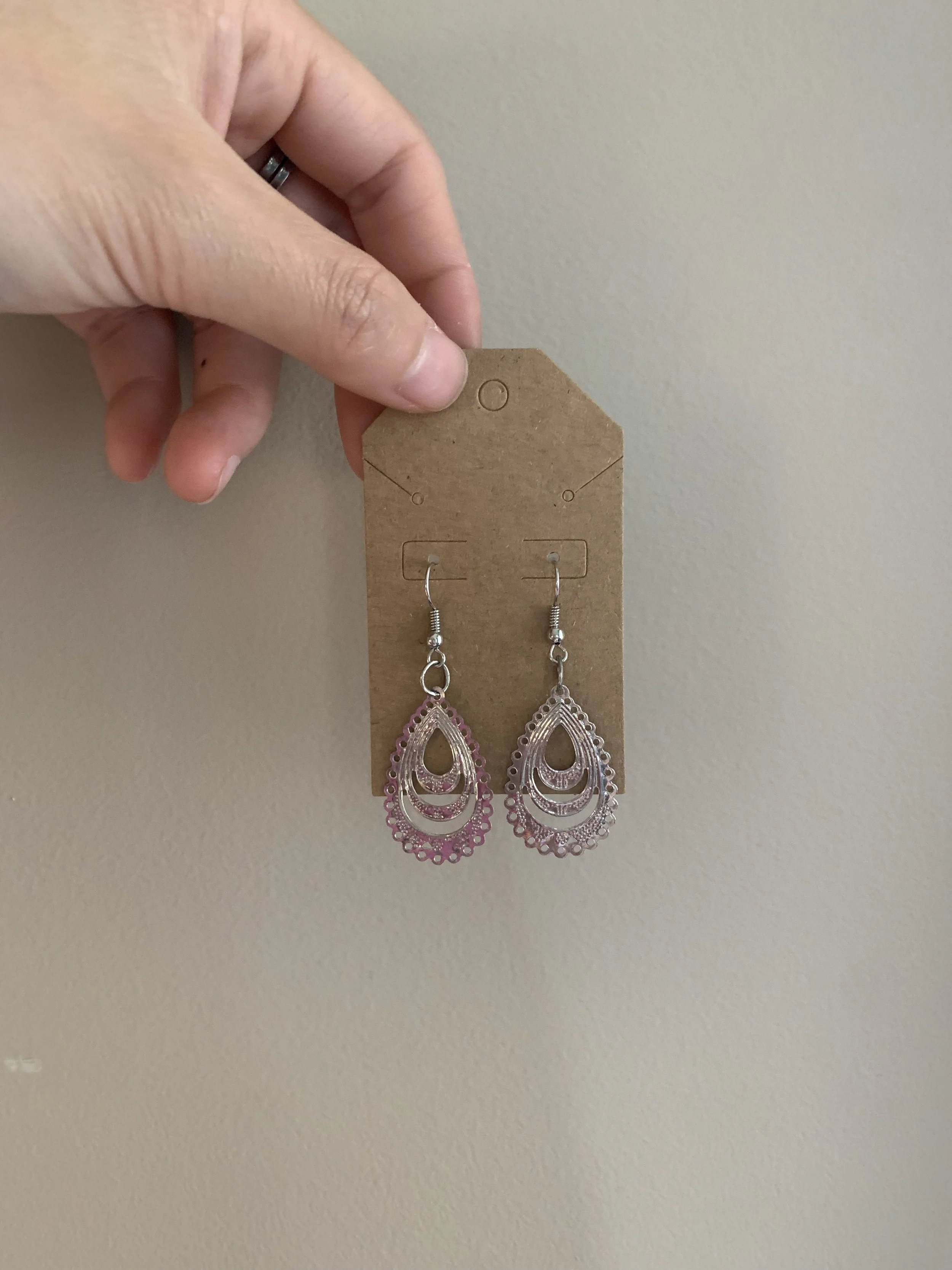 METAL TEARDROP EARRINGS