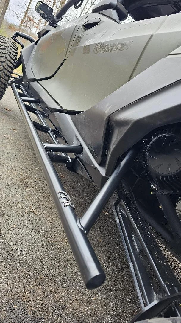 Mavrick R4 Black with Skid Plate 4.jpg