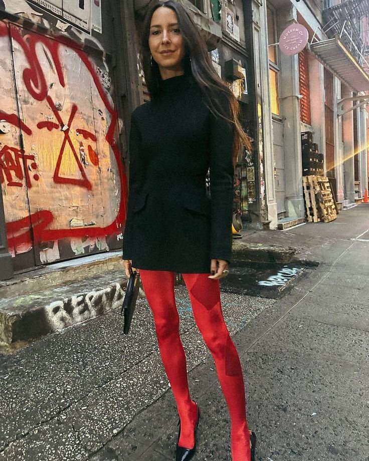 The surprising tights trend cool girls are wearing right now.jpeg