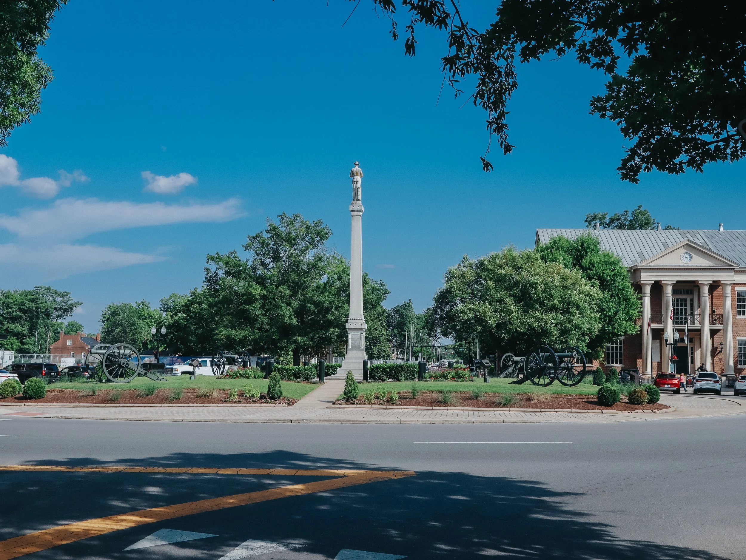 The town square in Franklin Tennessee, home of New College Franklin.