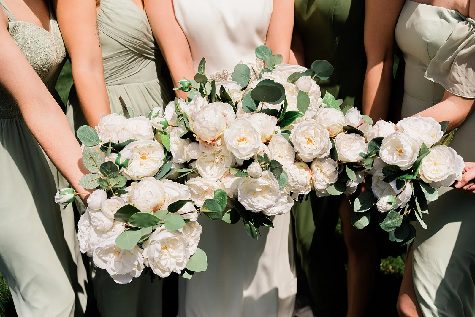 White Wedding Bouquet Ideas
